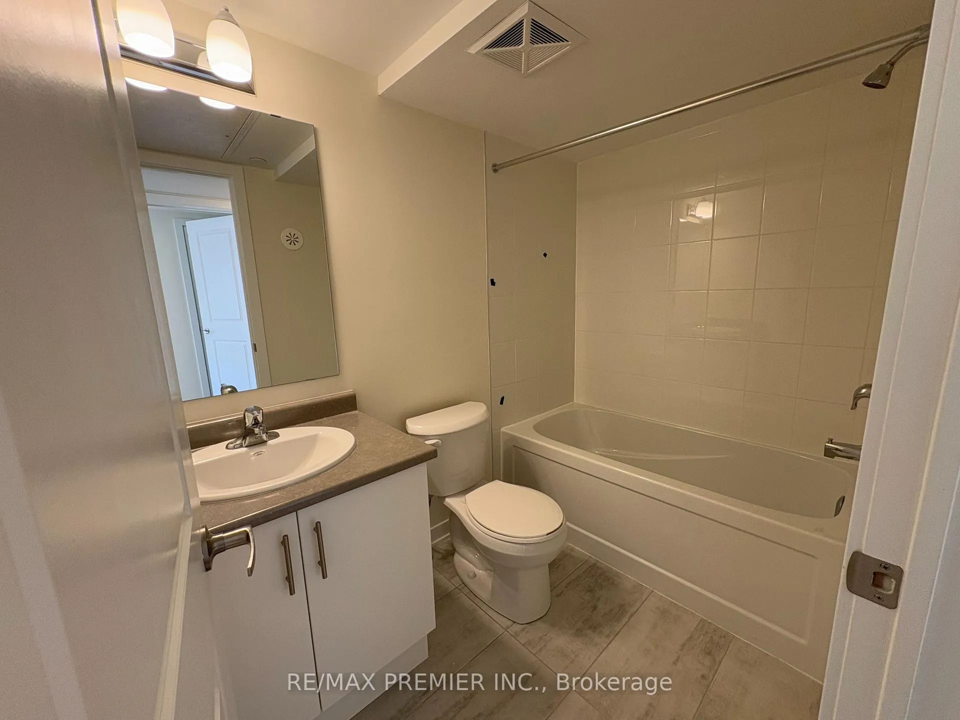 Photo 18 of Unit 226, 1695 Dersan Street, Pickering, Duffin Heights — HOMEH