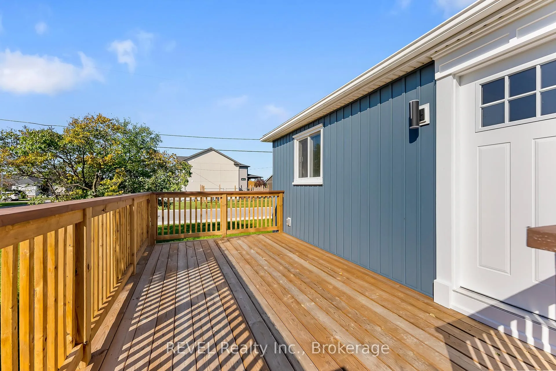 Photo 2 of 7859 Mulhern Street, Niagara Falls, Ascot — HOMEH