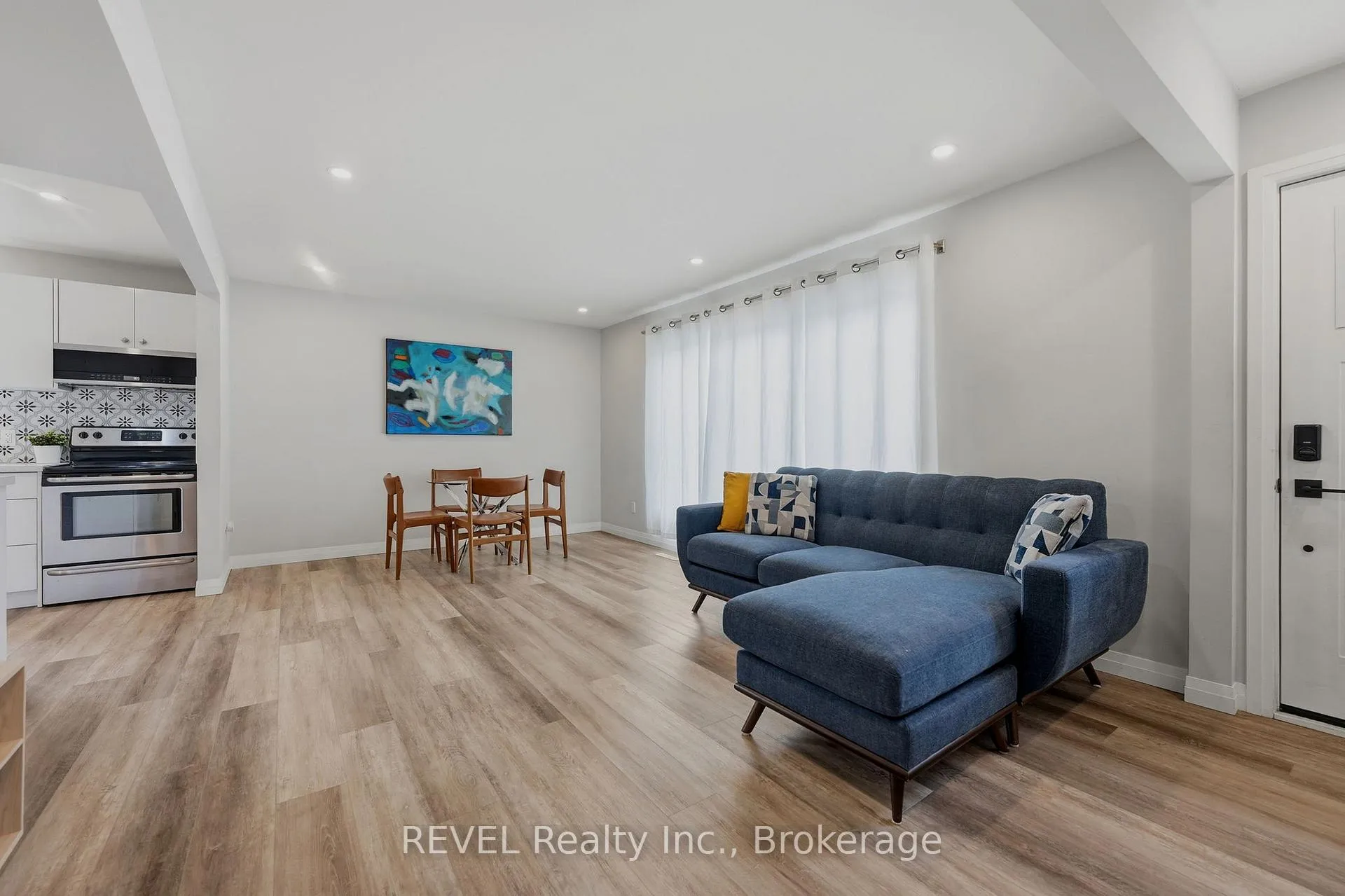 Photo 5 of 7859 Mulhern Street, Niagara Falls, Ascot — HOMEH