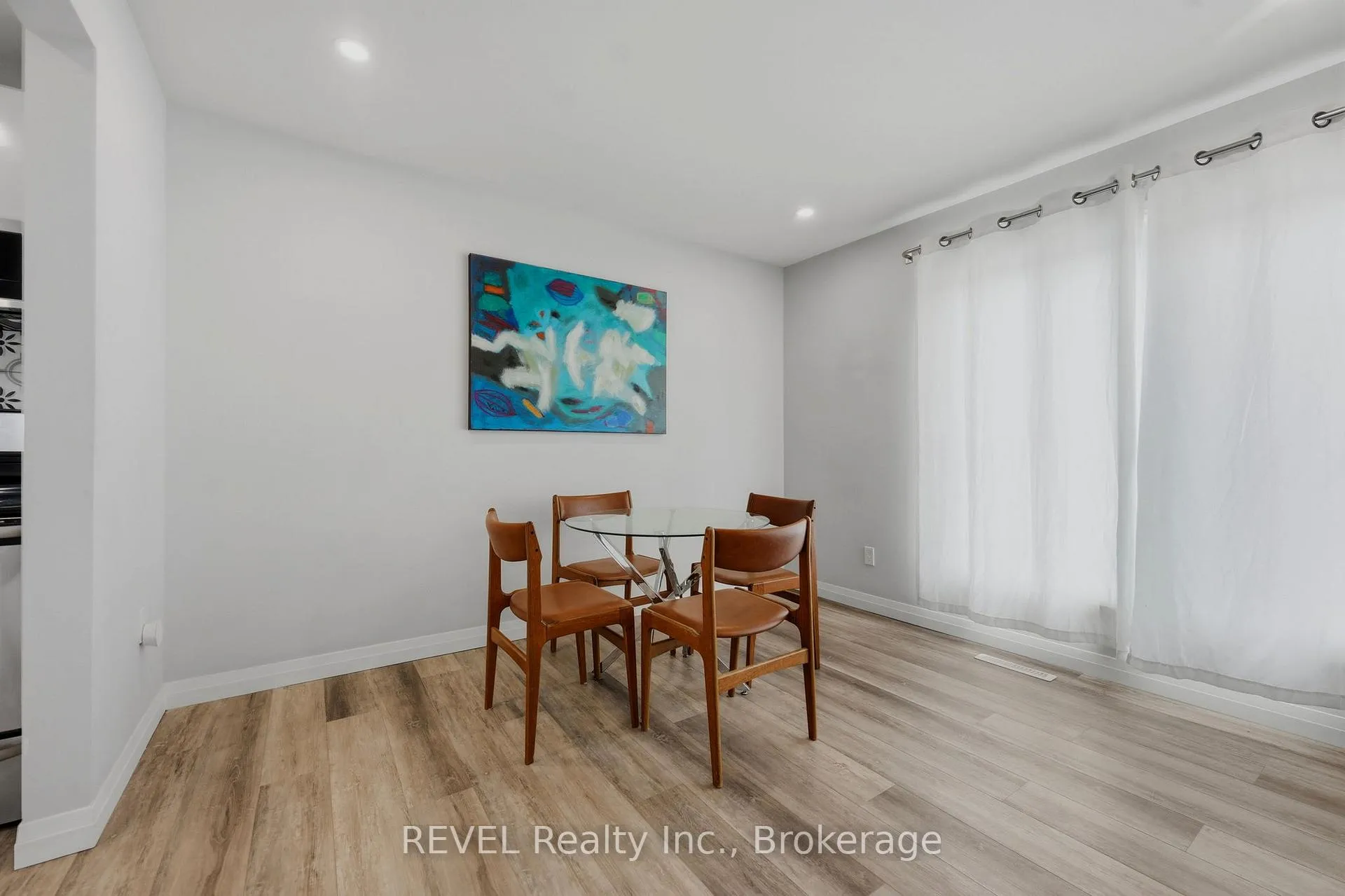Photo 6 of 7859 Mulhern Street, Niagara Falls, Ascot — HOMEH
