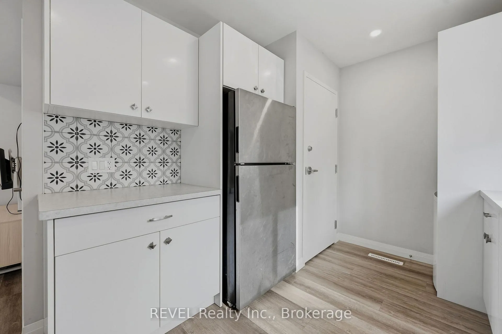 Photo 10 of 7859 Mulhern Street, Niagara Falls, Ascot — HOMEH