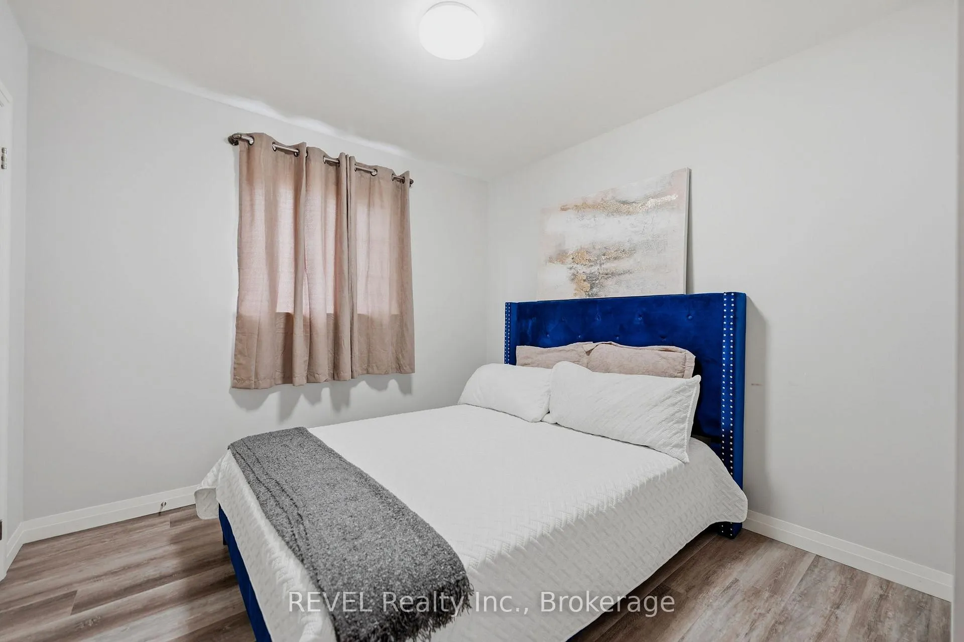 Photo 13 of 7859 Mulhern Street, Niagara Falls, Ascot — HOMEH