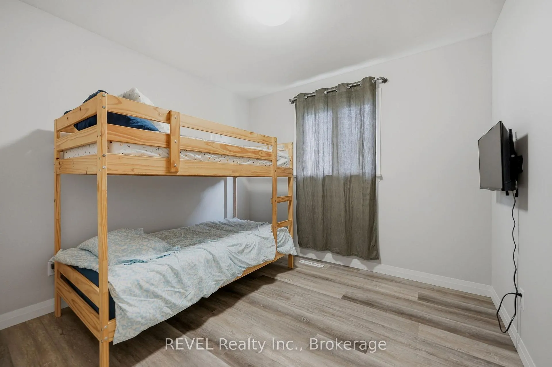 Photo 15 of 7859 Mulhern Street, Niagara Falls, Ascot — HOMEH