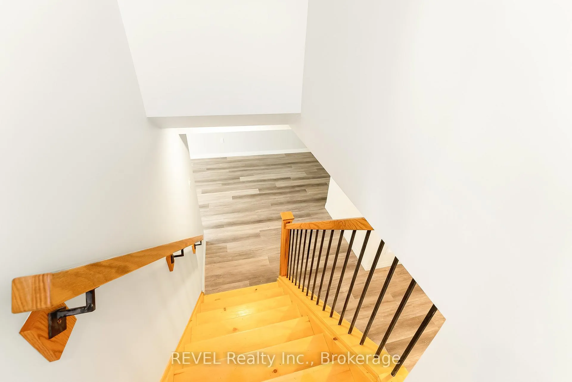 Photo 19 of 7859 Mulhern Street, Niagara Falls, Ascot — HOMEH