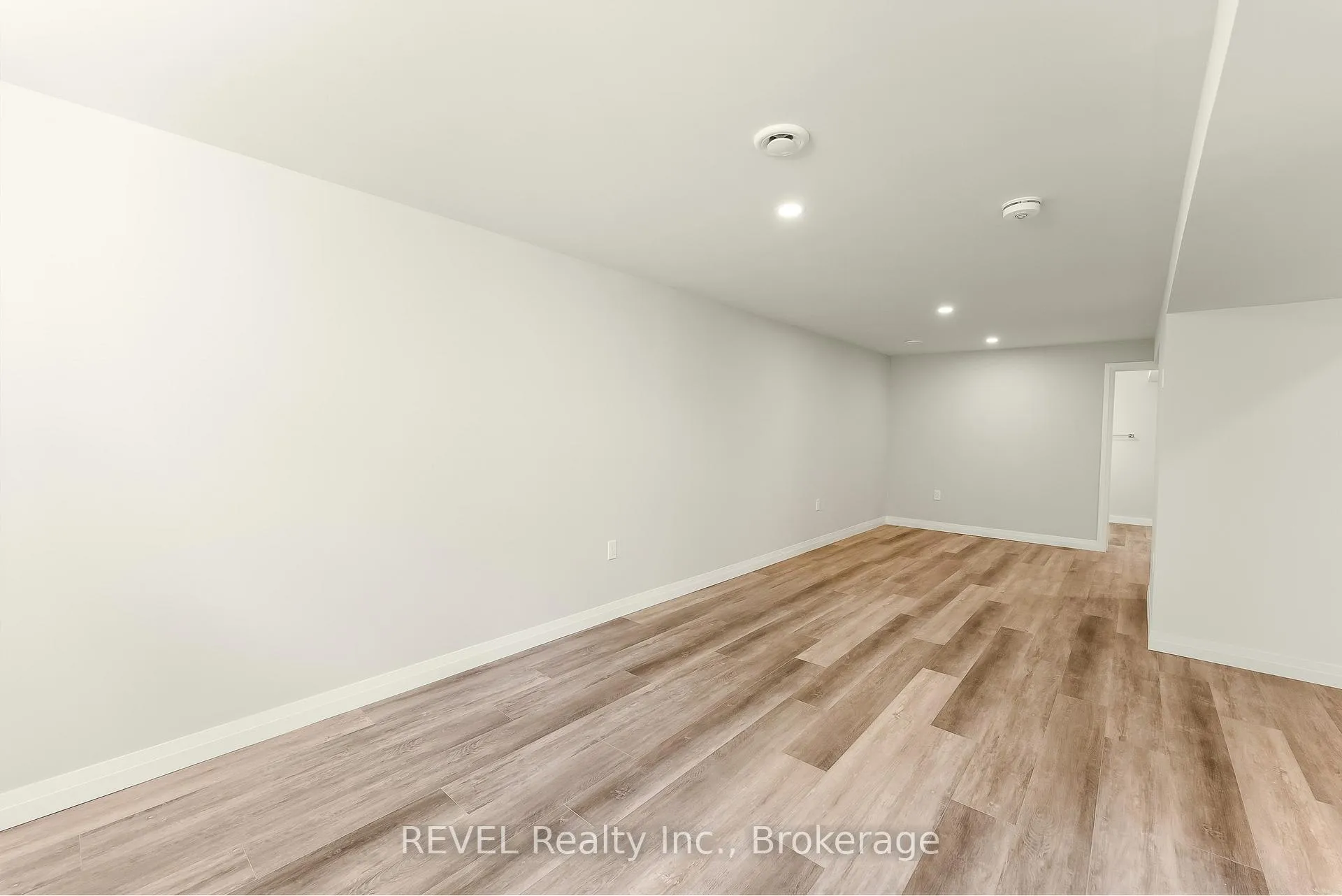 Photo 25 of 7859 Mulhern Street, Niagara Falls, Ascot — HOMEH
