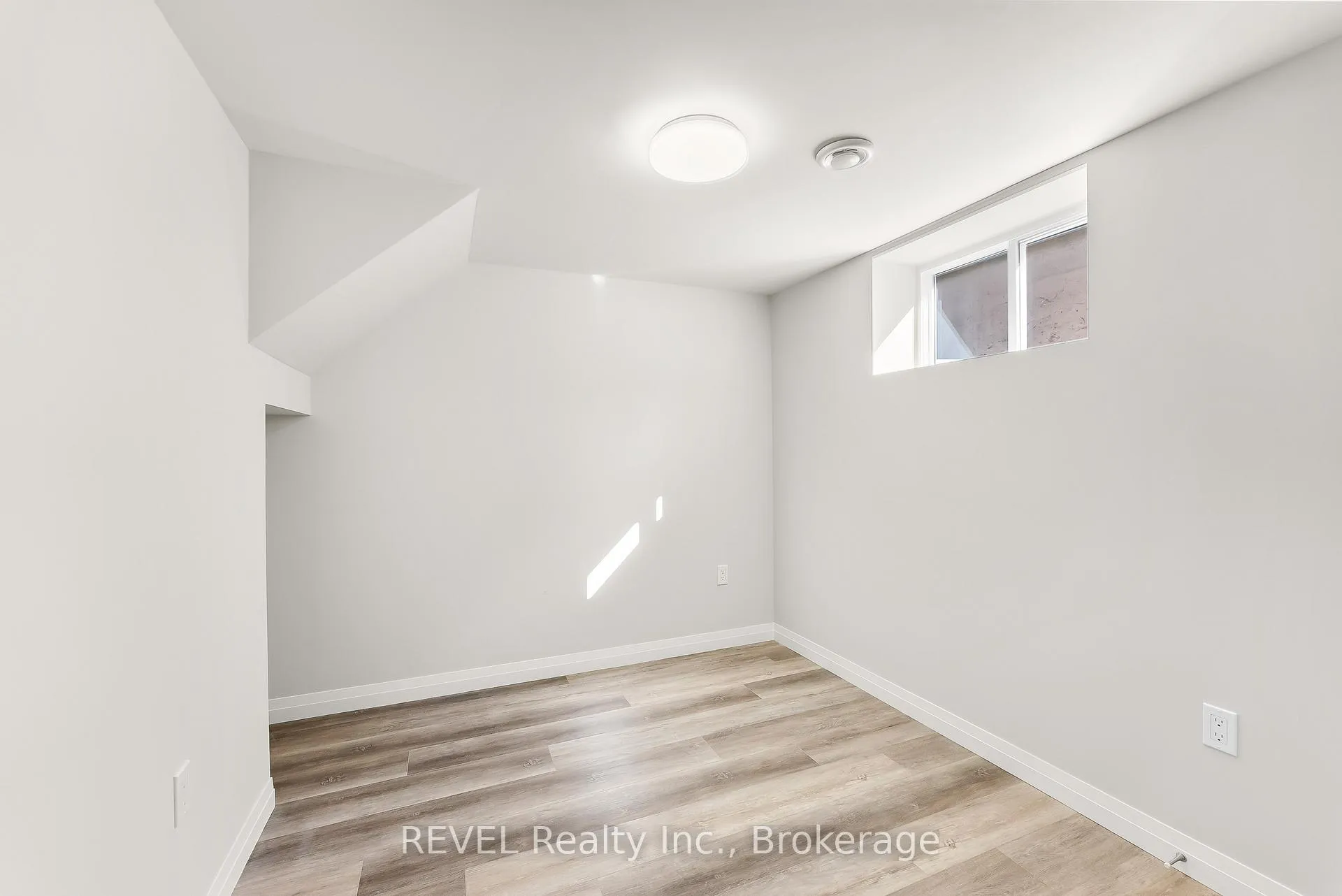 Photo 28 of 7859 Mulhern Street, Niagara Falls, Ascot — HOMEH