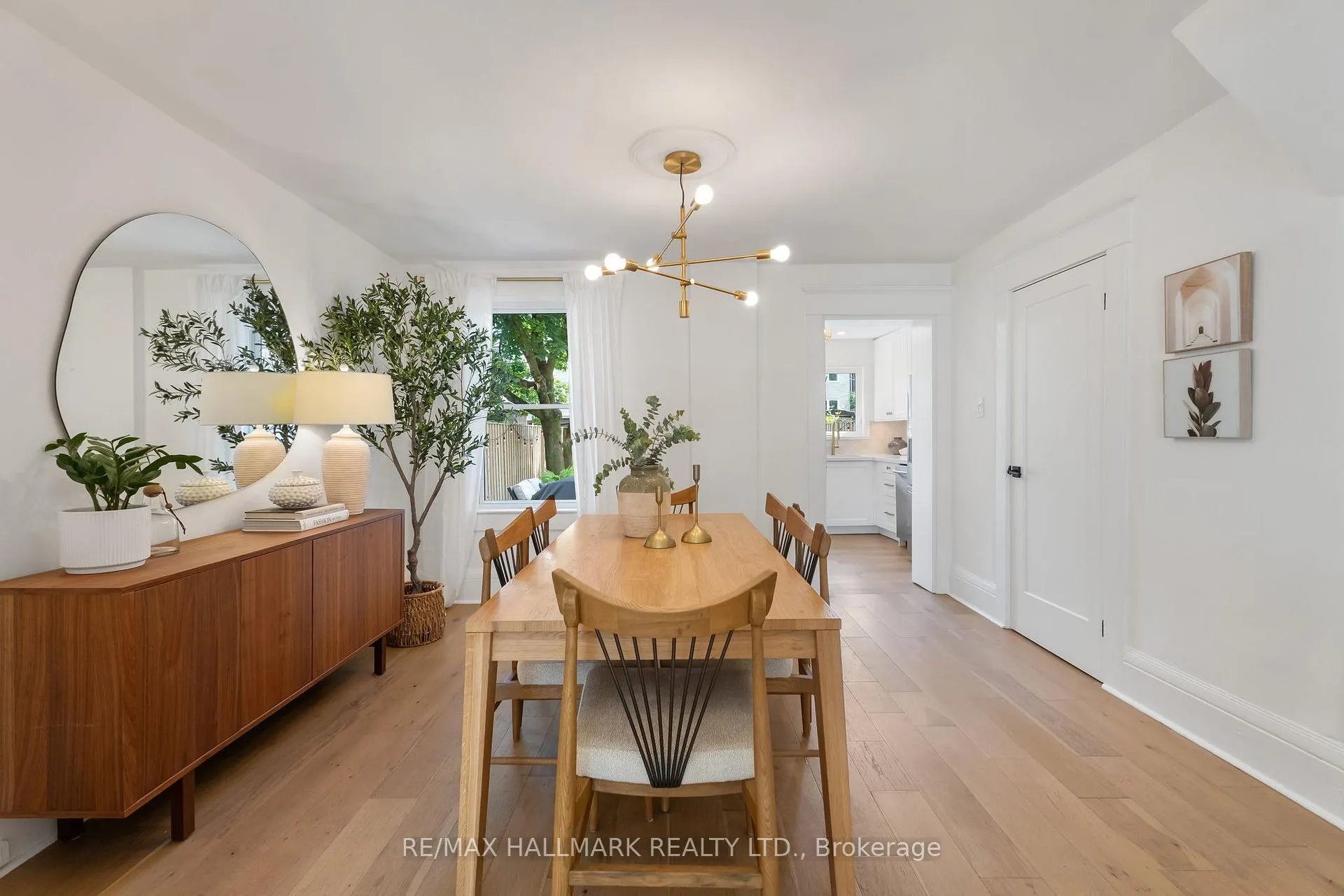 Photo 10 of 37 Winston Avenue, Scarborough, Birchcliffe-Cliffside — HOMEH