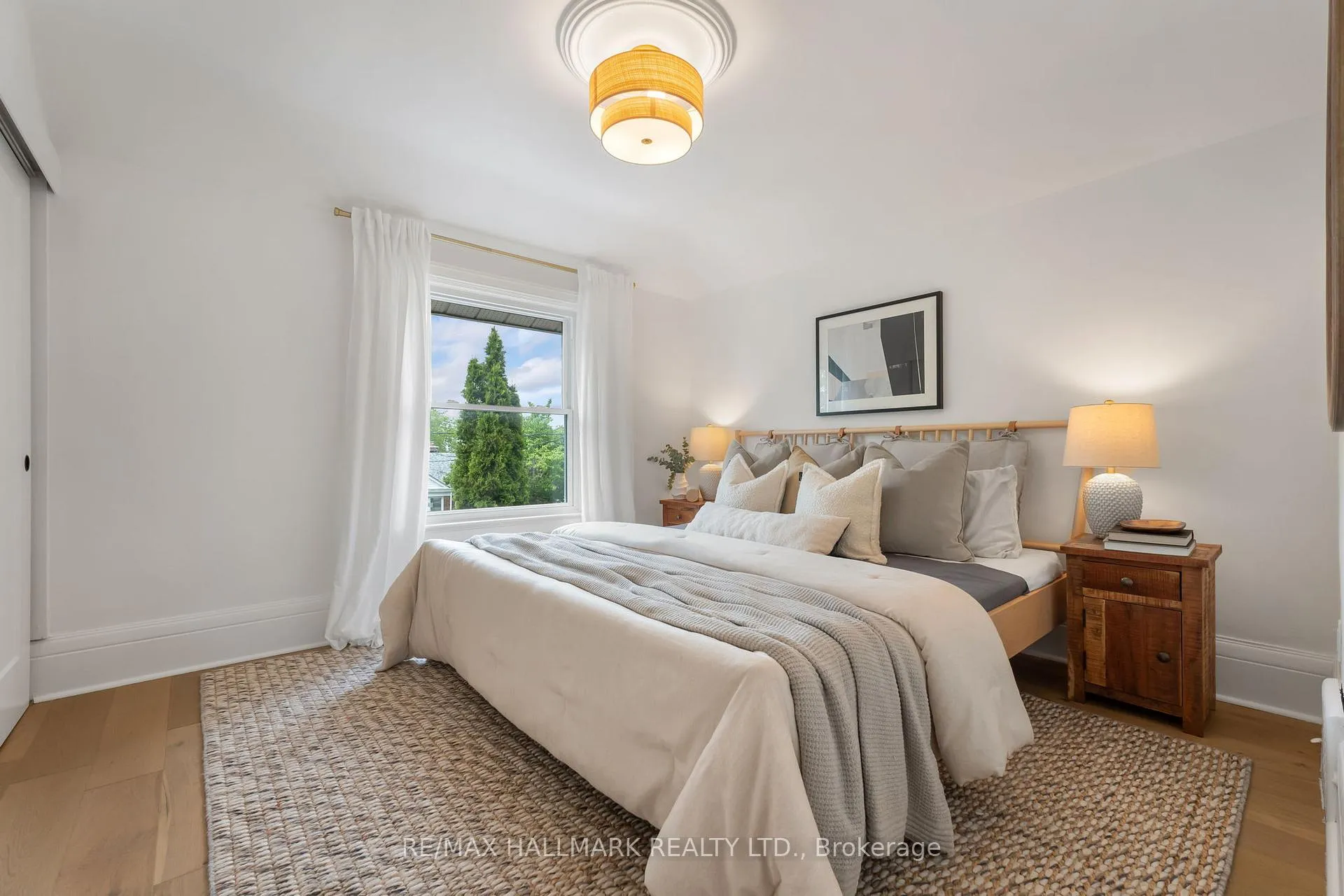 Photo 16 of 37 Winston Avenue, Scarborough, Birchcliffe-Cliffside — HOMEH