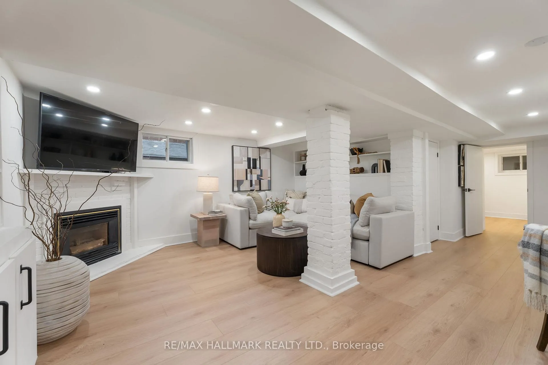 Photo 28 of 37 Winston Avenue, Scarborough, Birchcliffe-Cliffside — HOMEH