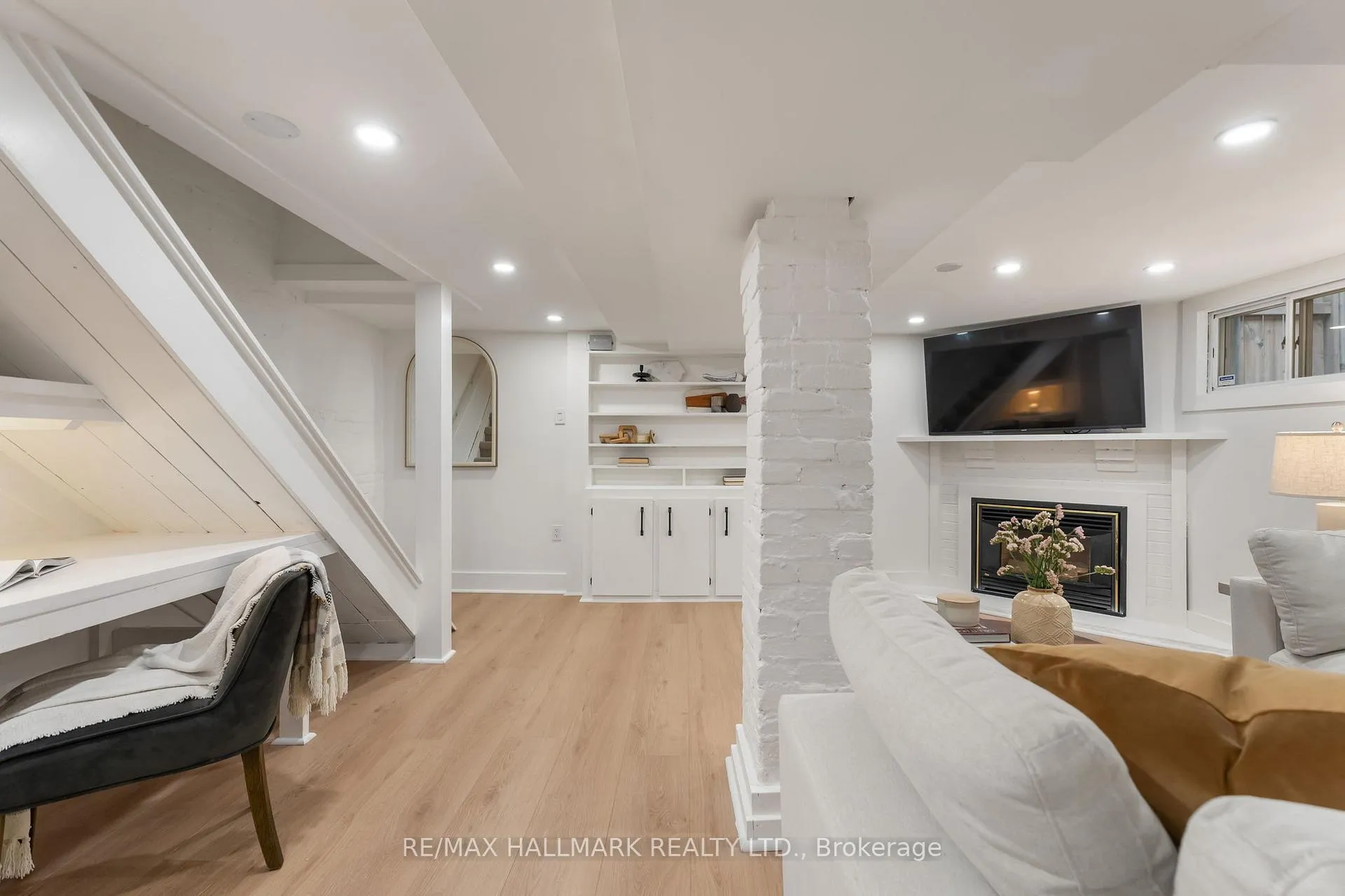 Photo 29 of 37 Winston Avenue, Scarborough, Birchcliffe-Cliffside — HOMEH