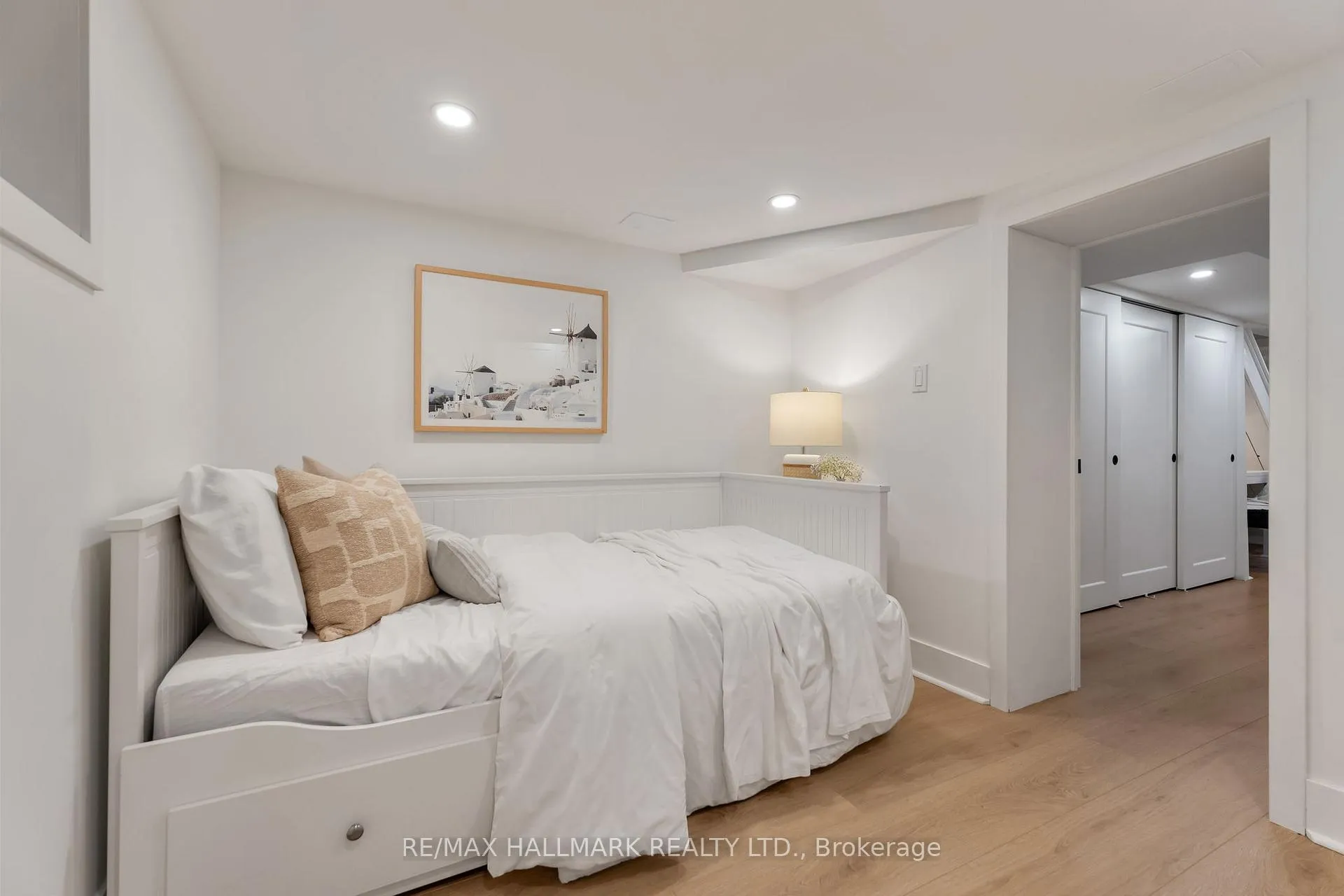 Photo 34 of 37 Winston Avenue, Scarborough, Birchcliffe-Cliffside — HOMEH