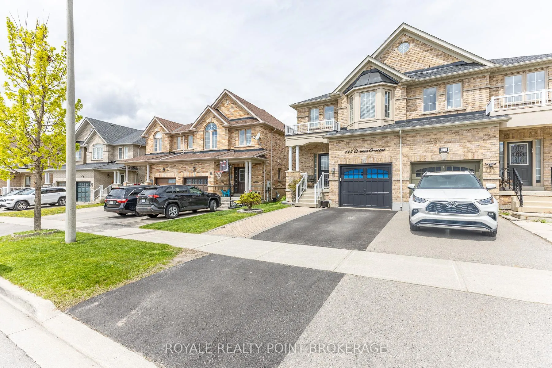 Photo 2 of 145 Chayna Crescent, Vaughan, Patterson — HOMEH