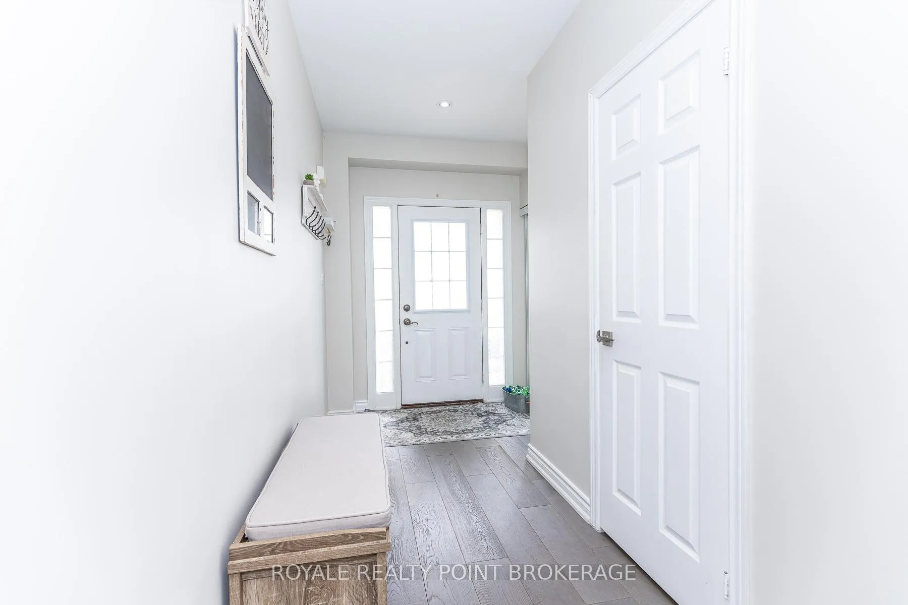 Photo 4 of 145 Chayna Crescent, Vaughan, Patterson — HOMEH
