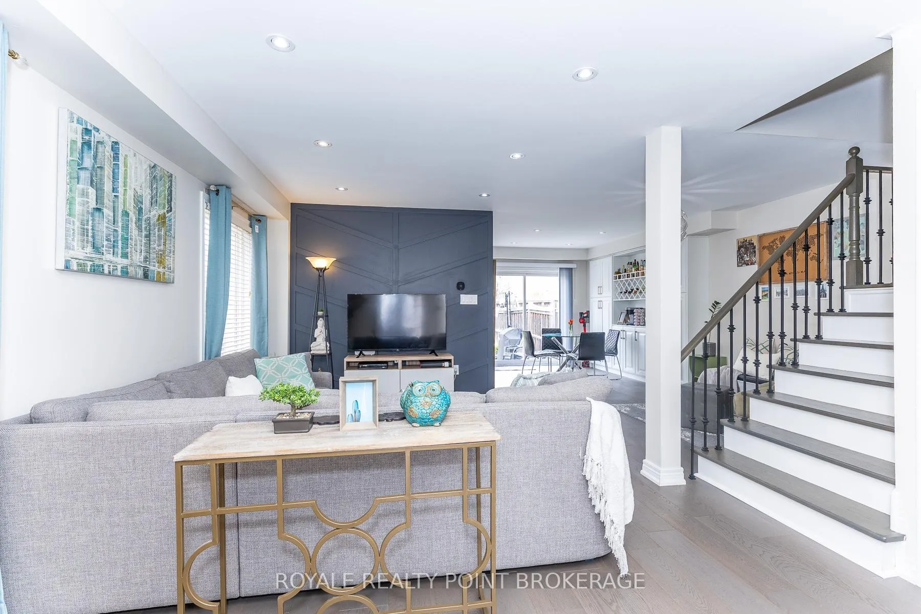 Photo 6 of 145 Chayna Crescent, Vaughan, Patterson — HOMEH