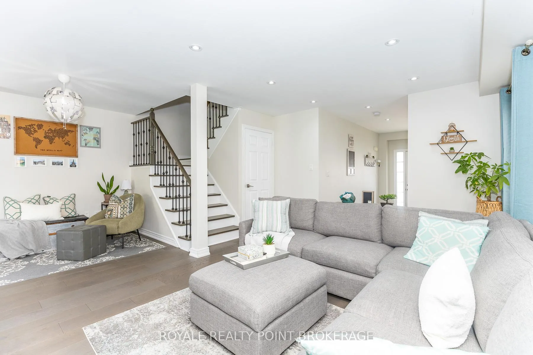 Photo 11 of 145 Chayna Crescent, Vaughan, Patterson — HOMEH