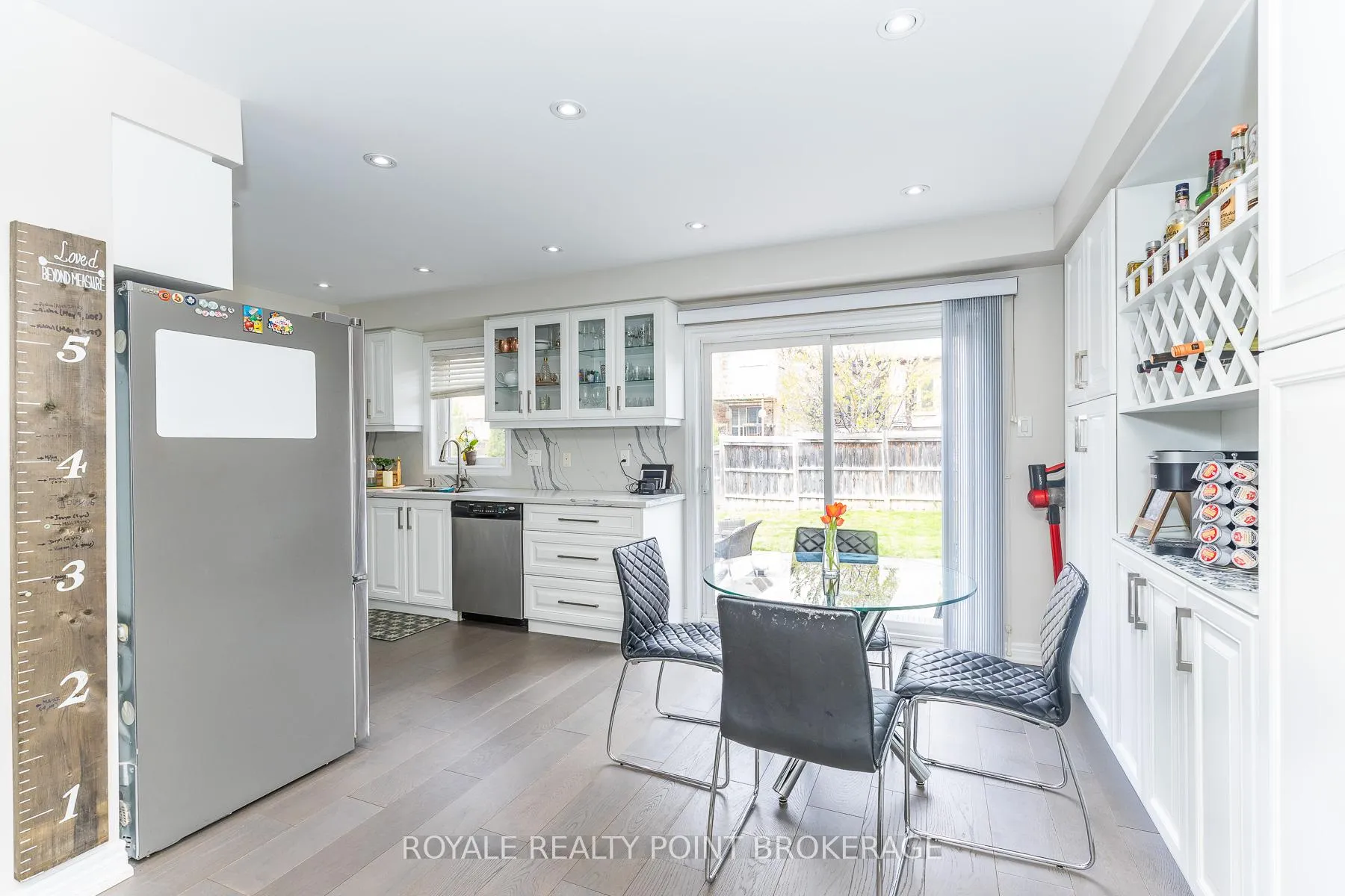 Photo 16 of 145 Chayna Crescent, Vaughan, Patterson — HOMEH