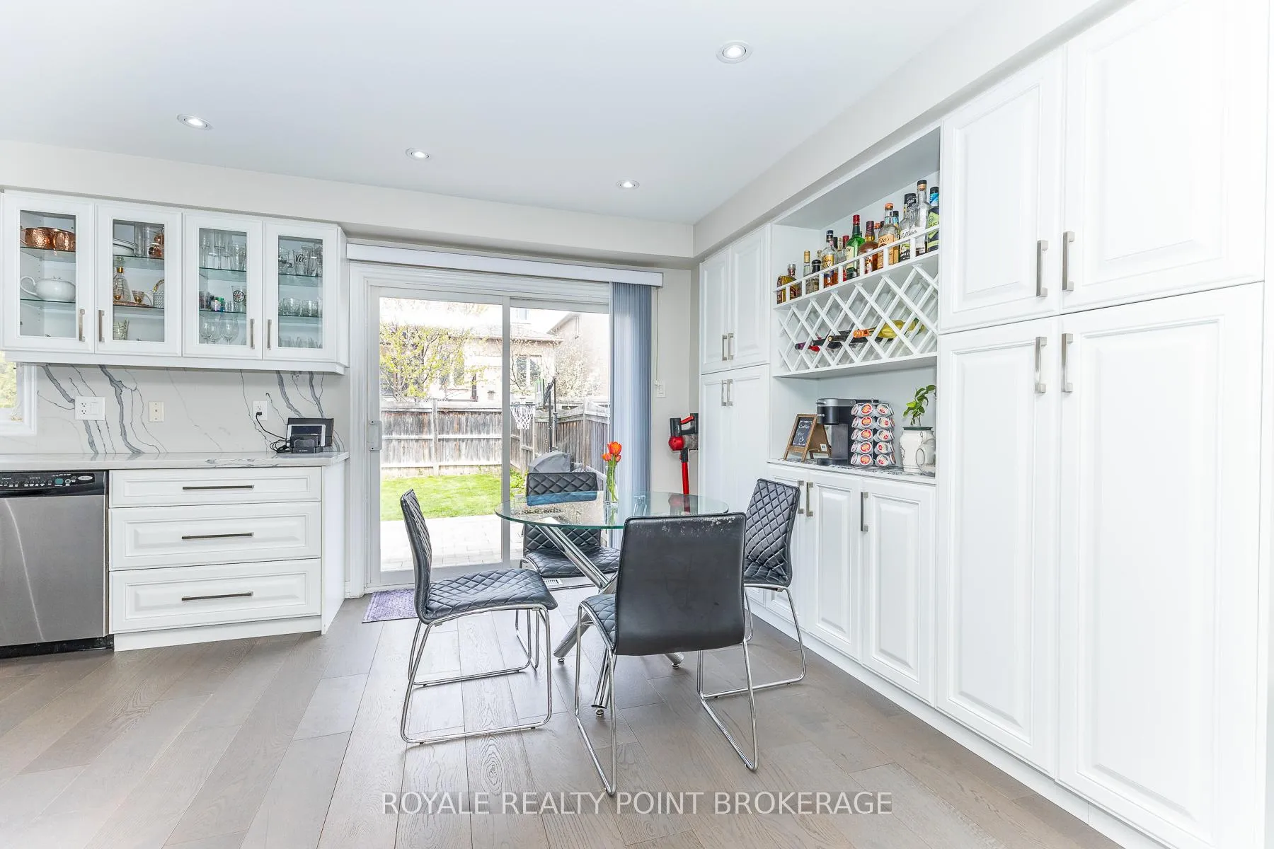 Photo 17 of 145 Chayna Crescent, Vaughan, Patterson — HOMEH