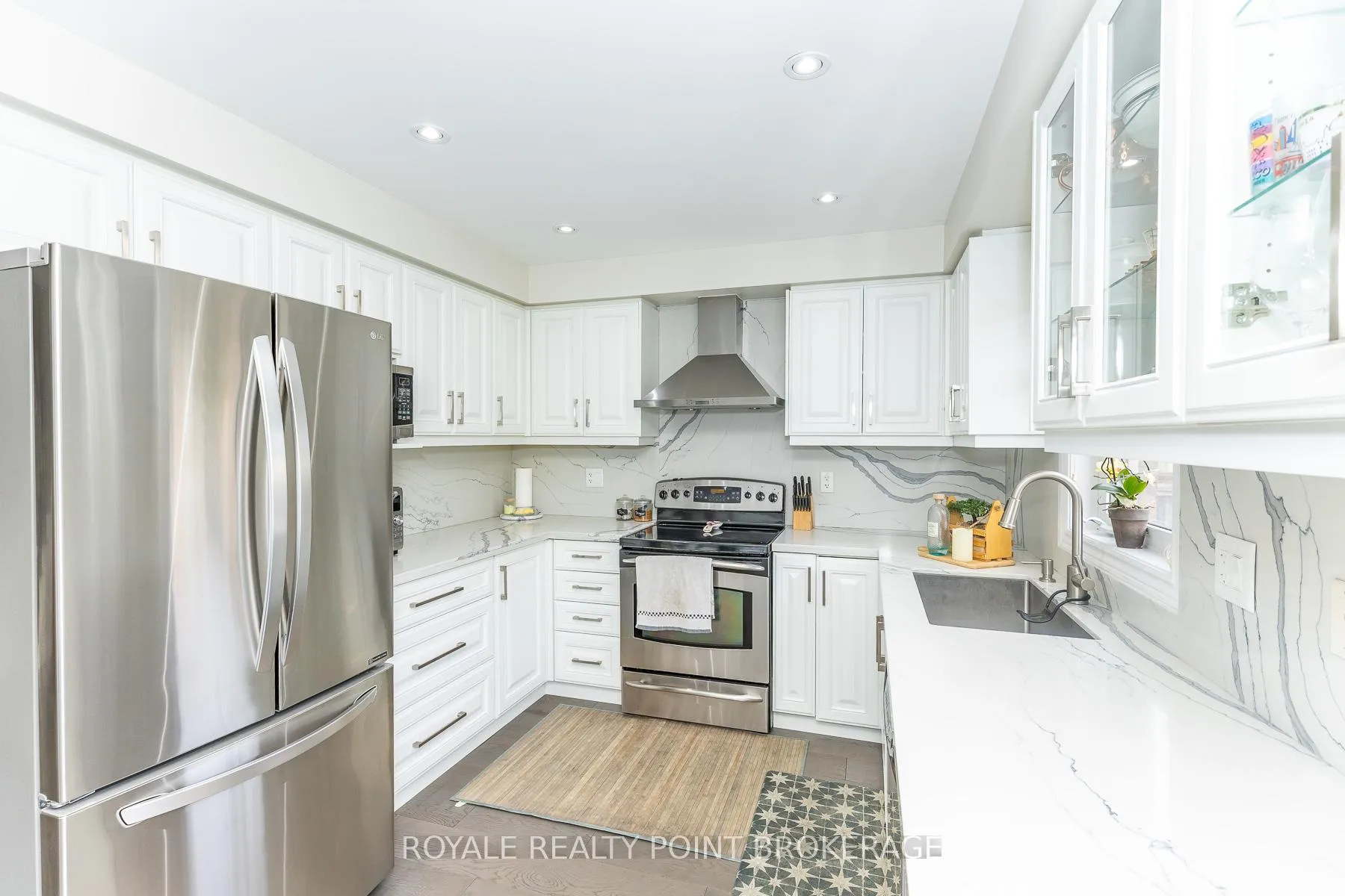 Photo 20 of 145 Chayna Crescent, Vaughan, Patterson — HOMEH