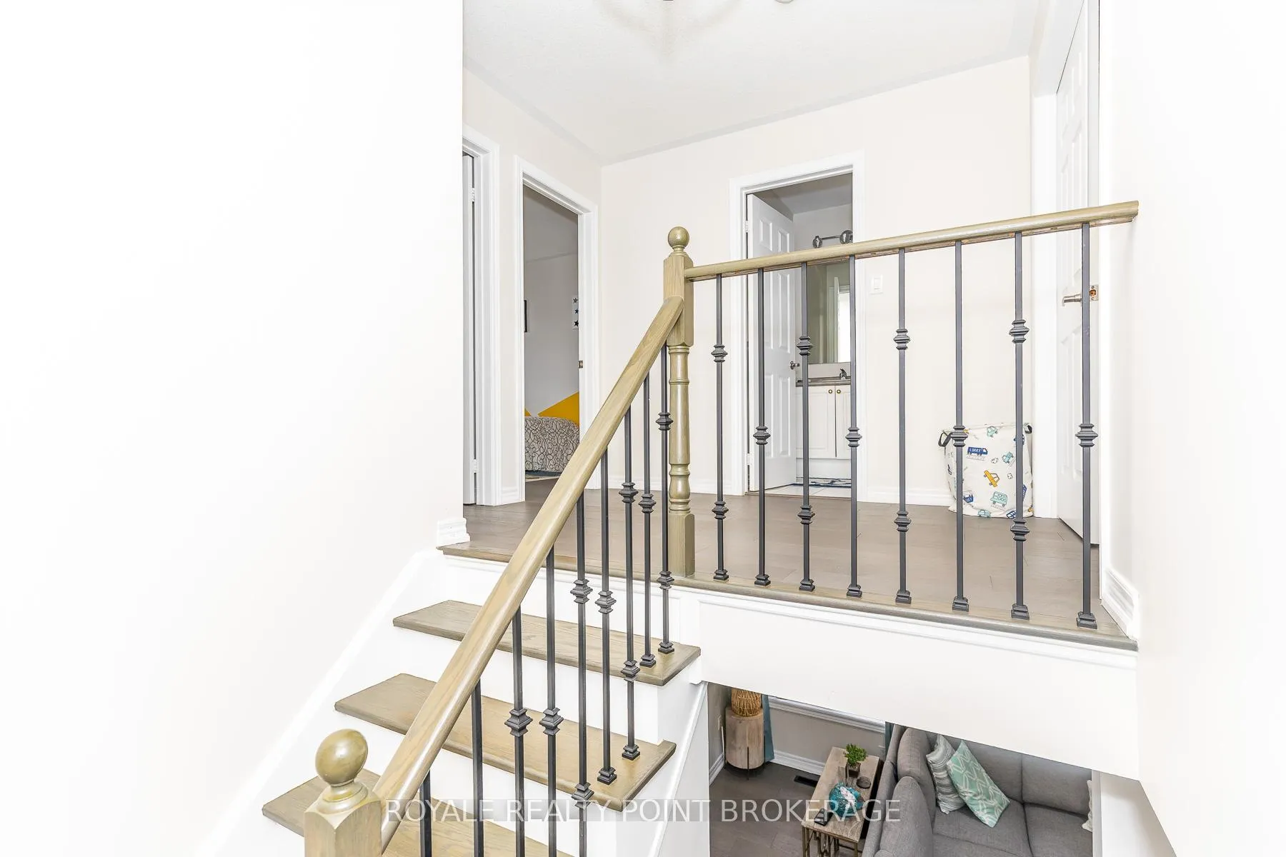 Photo 23 of 145 Chayna Crescent, Vaughan, Patterson — HOMEH