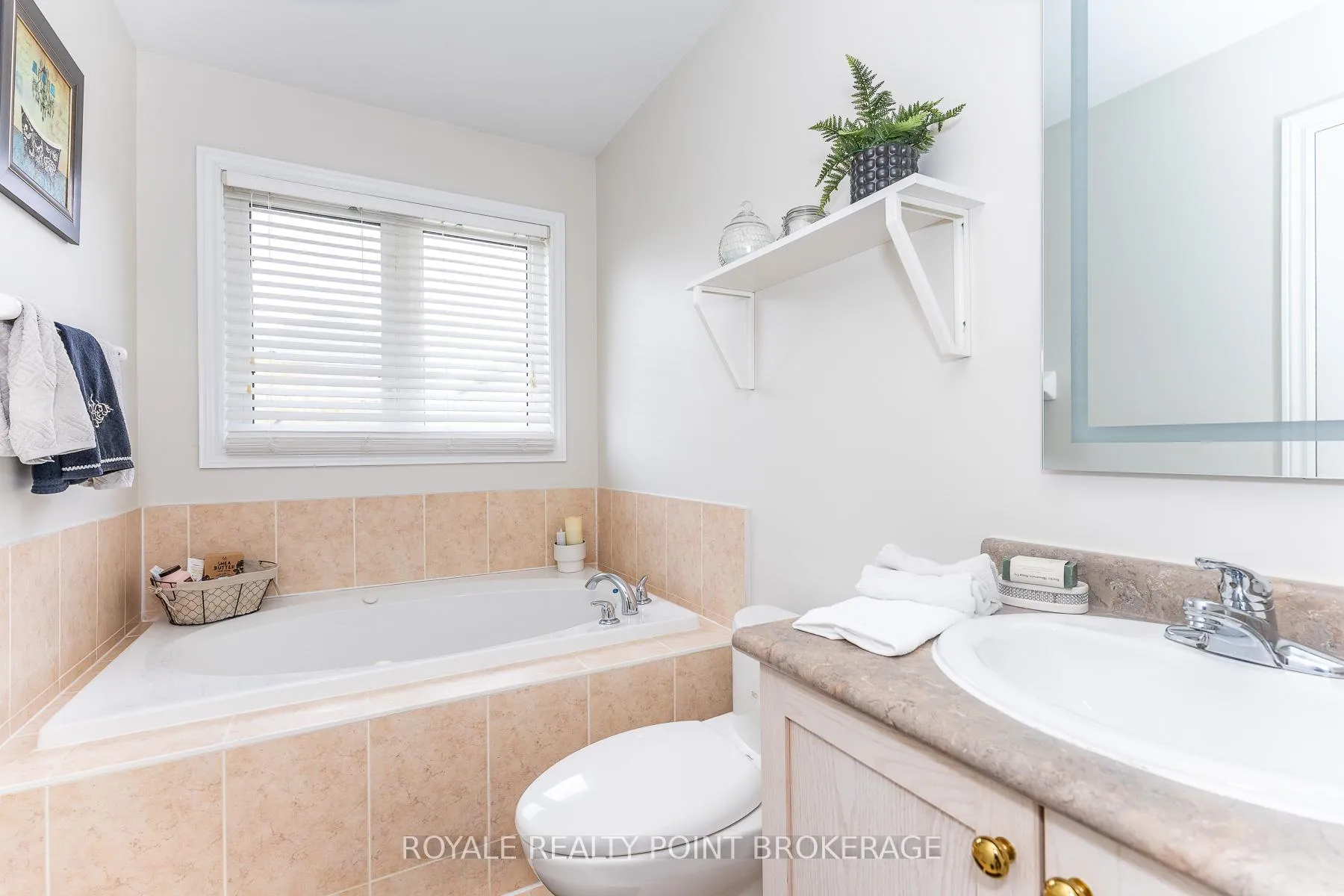 Photo 35 of 145 Chayna Crescent, Vaughan, Patterson — HOMEH