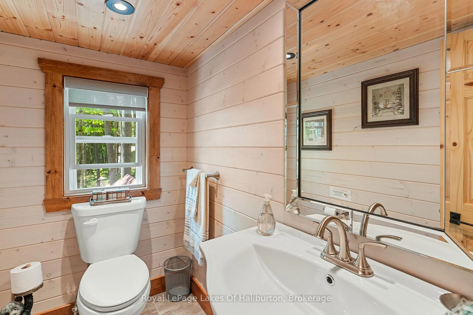 Photo 34 of 1272 Boshkung Lake Road, Algonquin Highlands, Stanhope — HOMEH