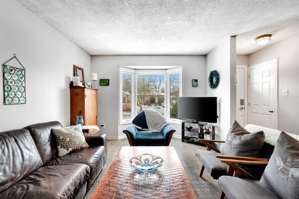 Photo 4 of 63 Dundee Court, London, South G — HOMEH