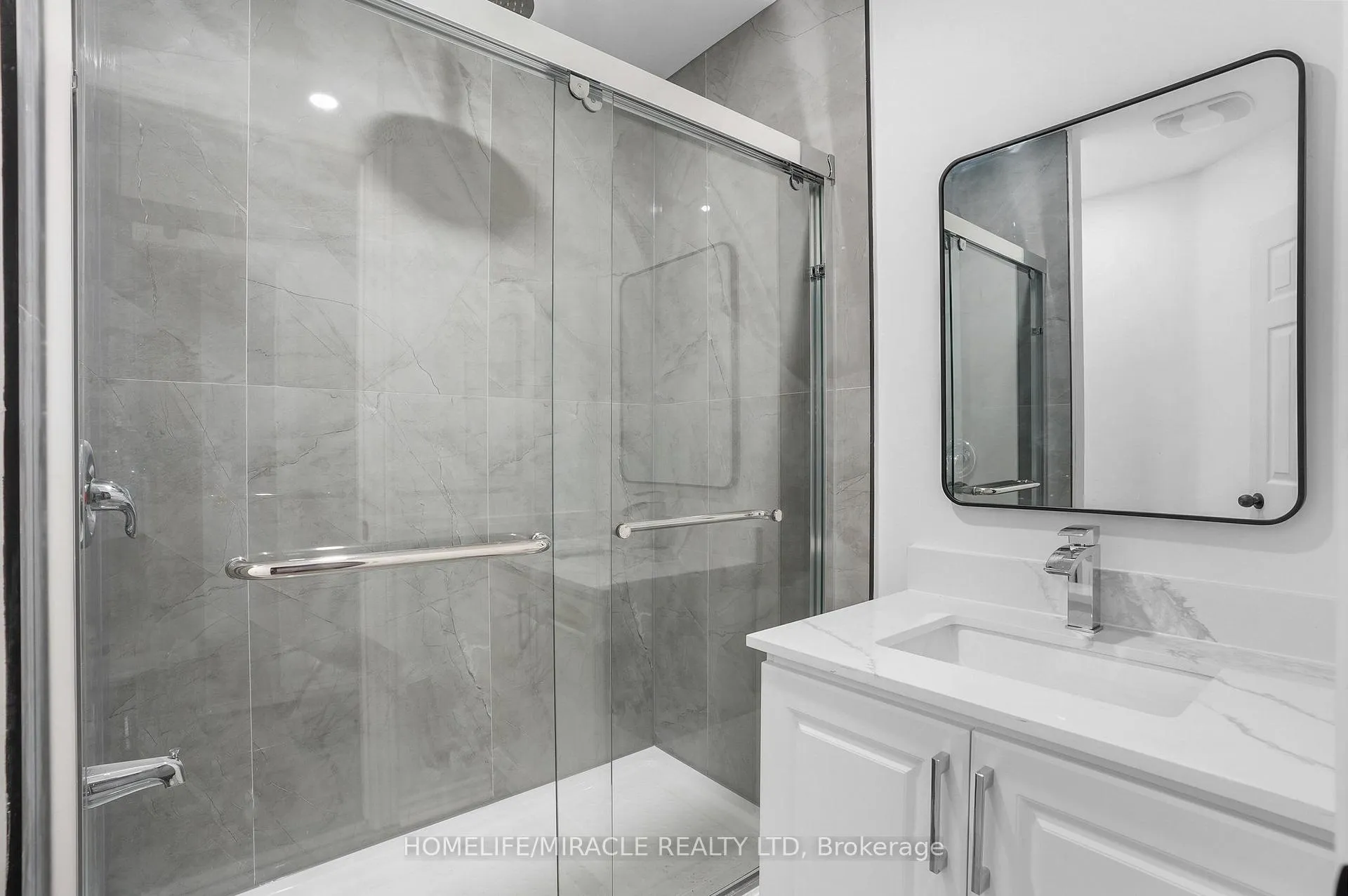 Photo 15 of 8 Bradley Lane, Brantford — HOMEH