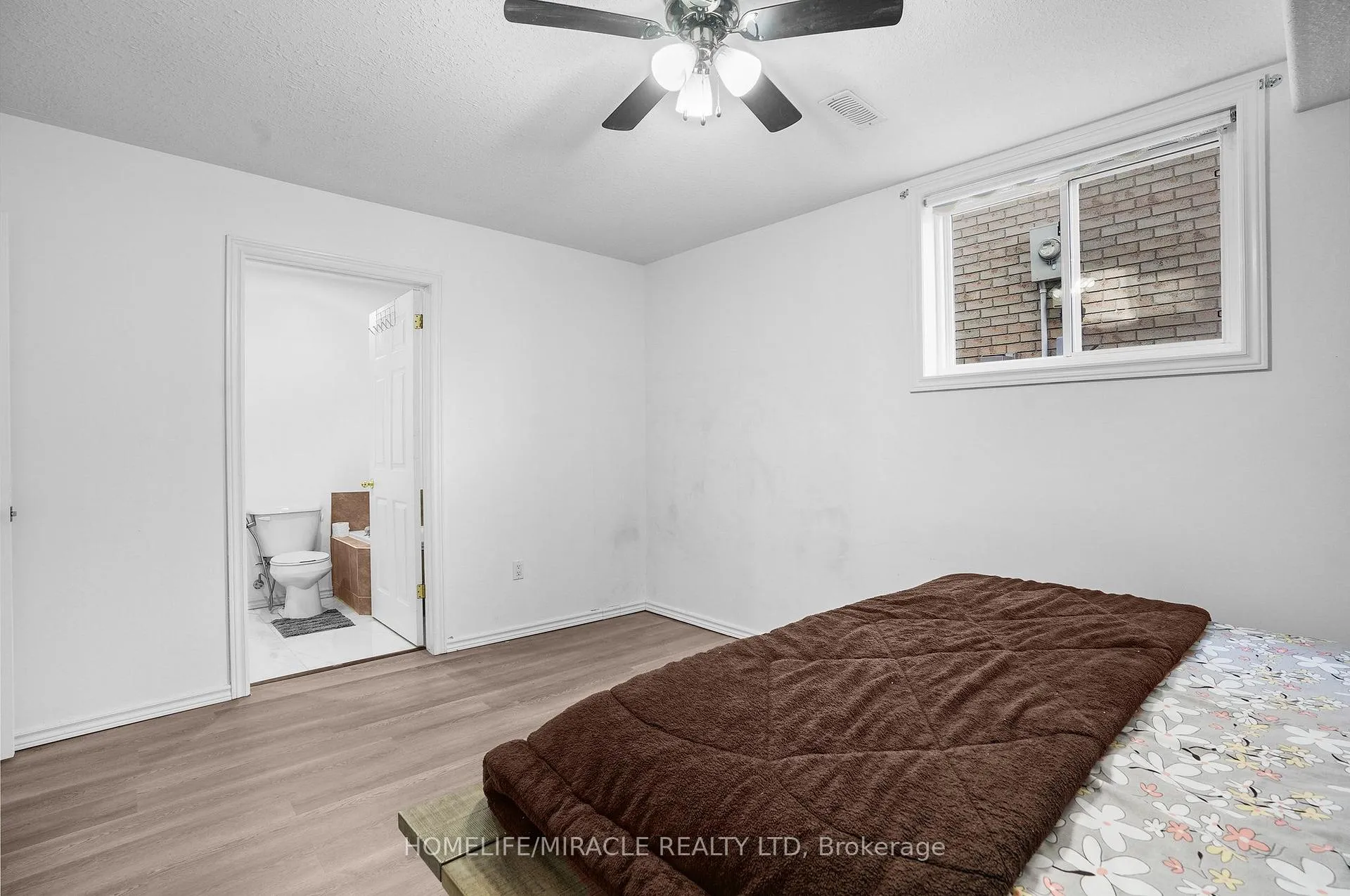 Photo 27 of 8 Bradley Lane, Brantford — HOMEH