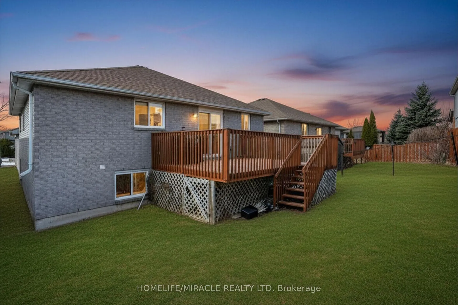 Photo 32 of 8 Bradley Lane, Brantford — HOMEH