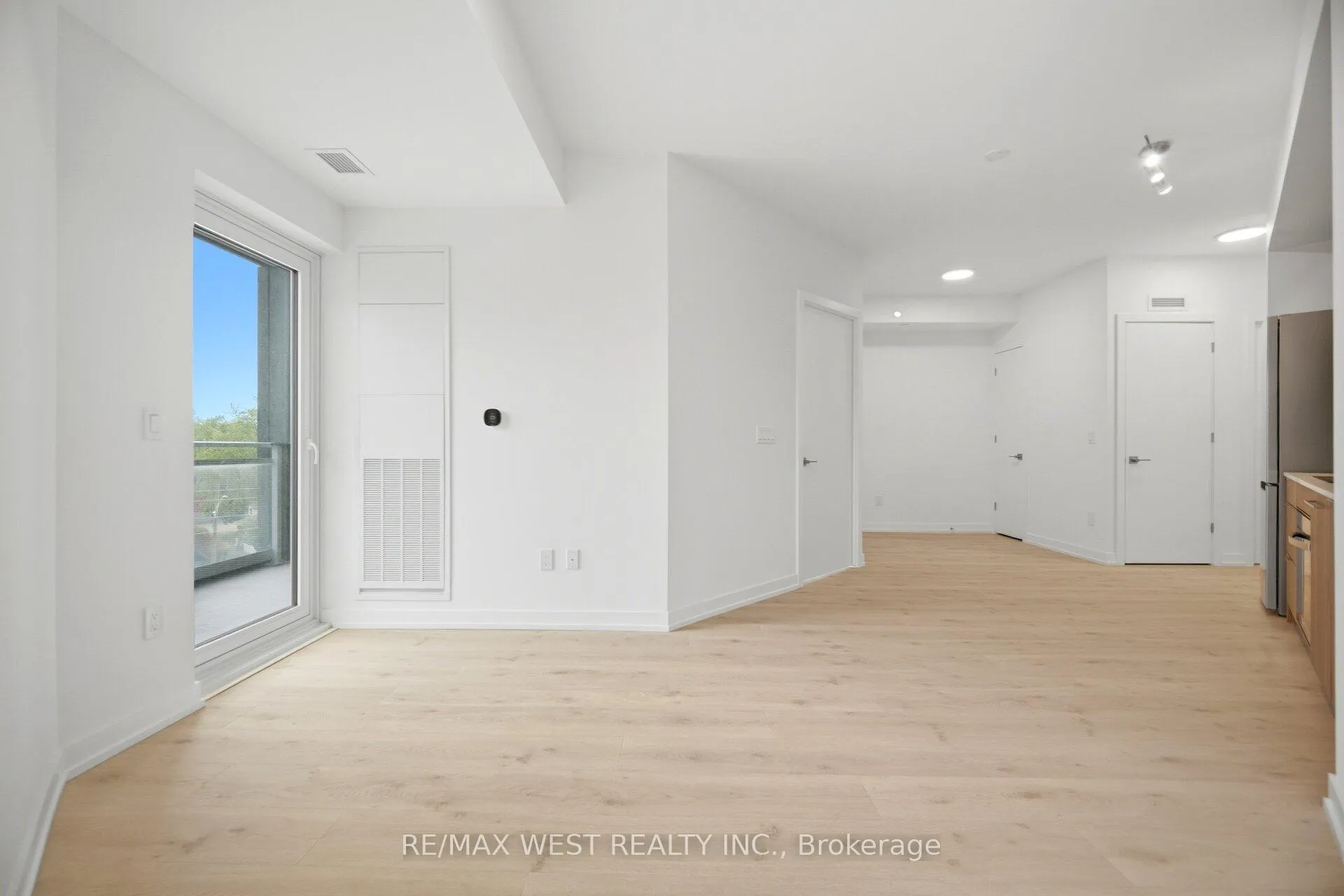Photo 17 of Unit 522, 2501 Saw Whet Boulevard, Oakville, Glen Abbey — HOMEH