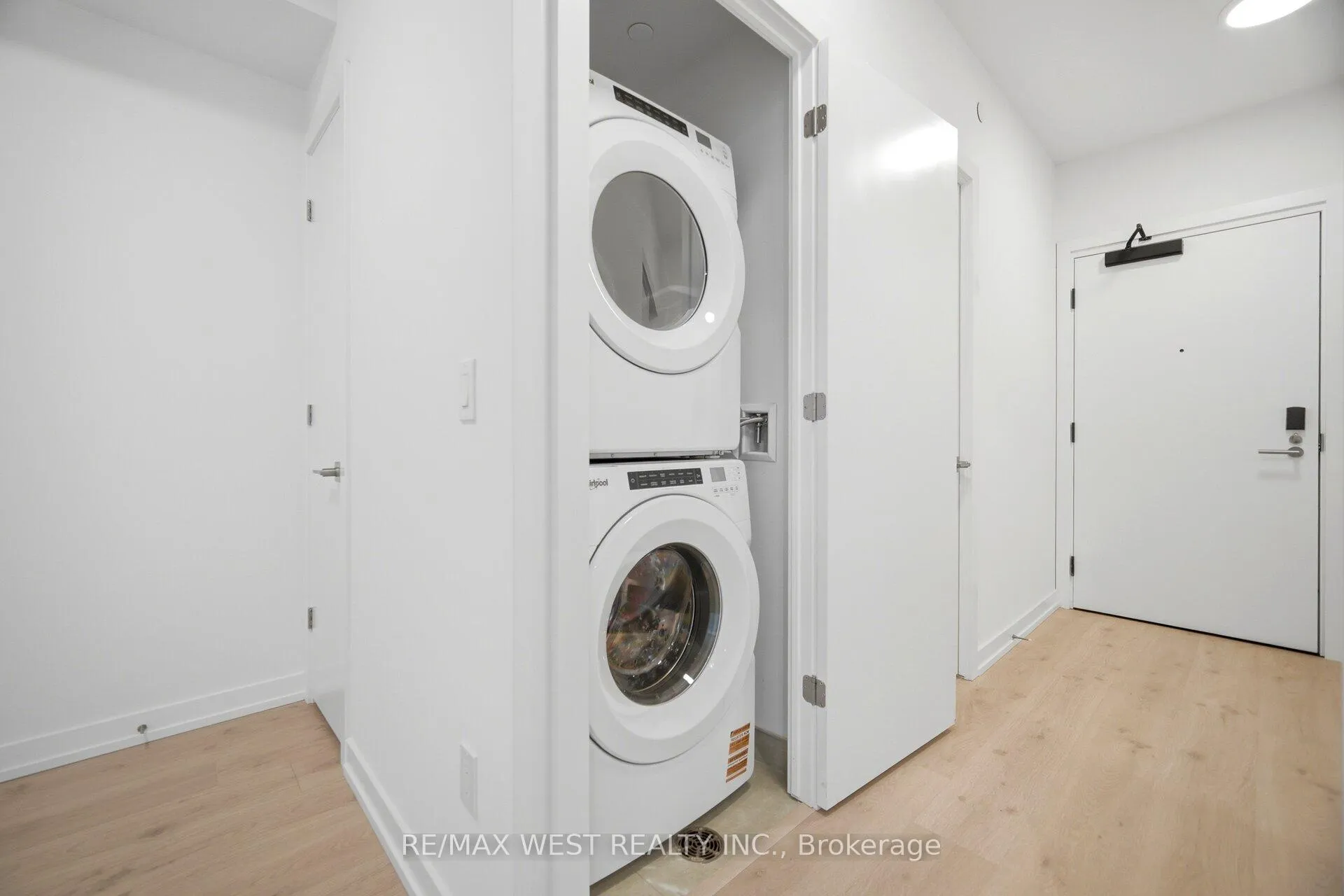 Photo 24 of Unit 522, 2501 Saw Whet Boulevard, Oakville, Glen Abbey — HOMEH