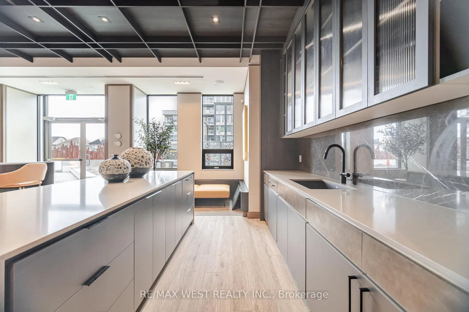 Photo 35 of Unit 522, 2501 Saw Whet Boulevard, Oakville, Glen Abbey — HOMEH