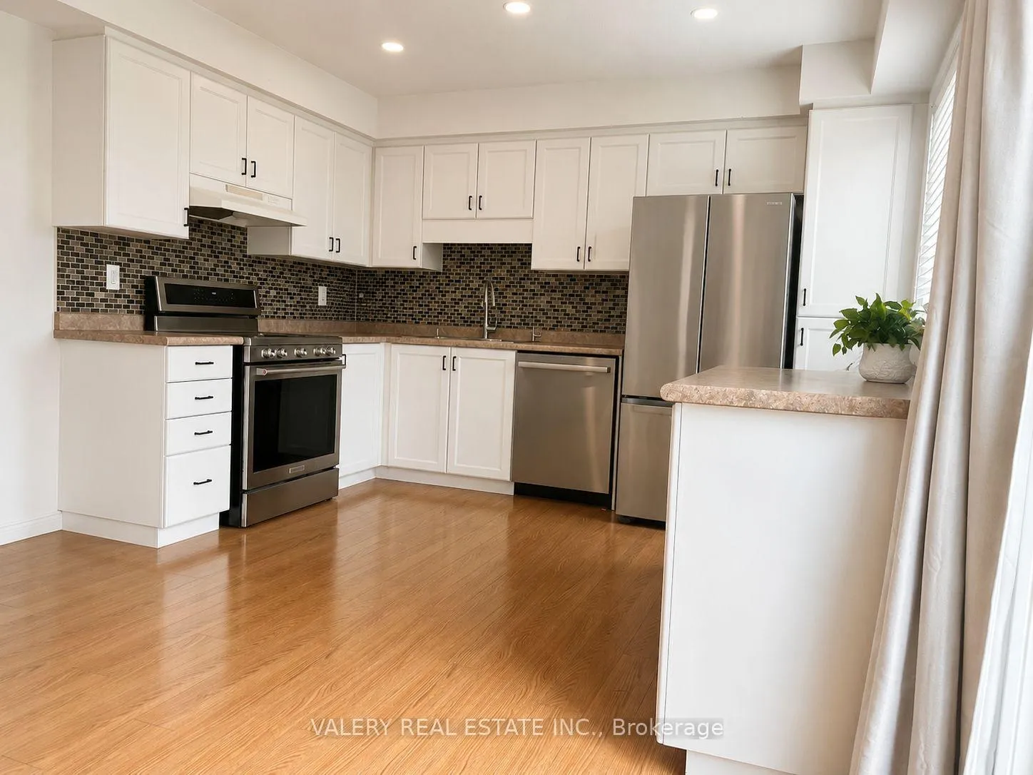 Photo 1 of Unit 1, 21 Sorrento St Street, Kitchener — HOMEH