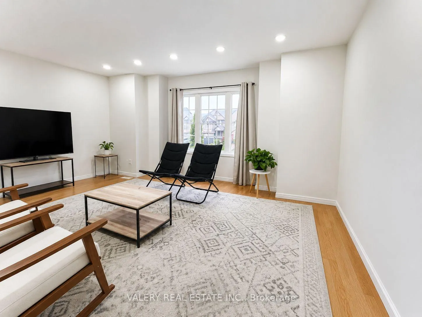 Photo 8 of Unit 1, 21 Sorrento St Street, Kitchener — HOMEH
