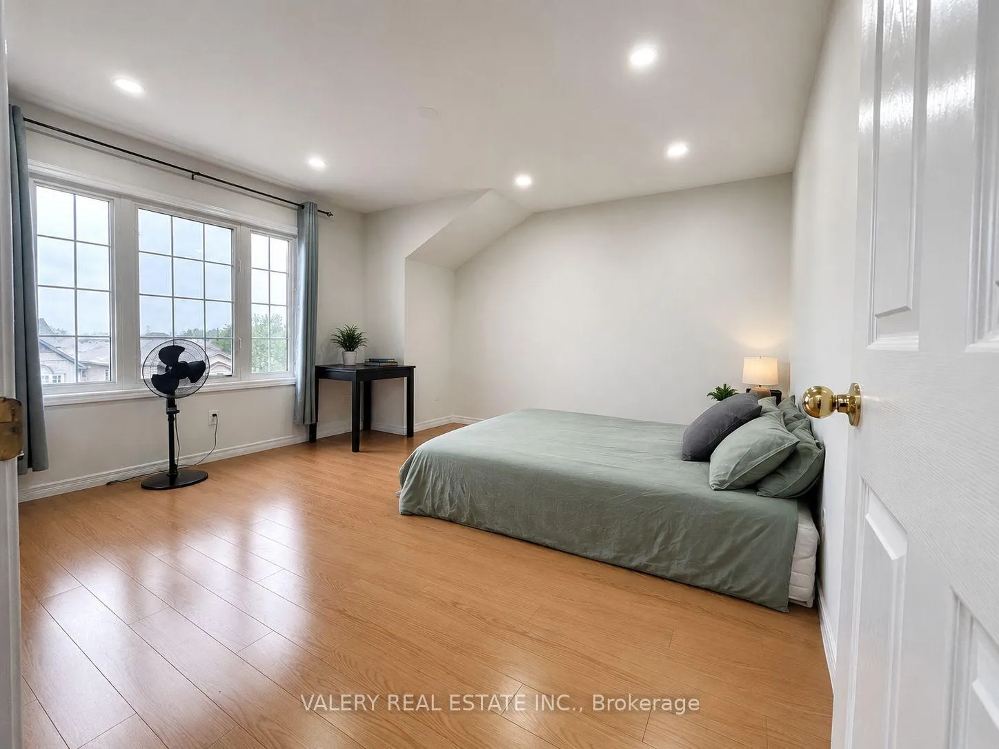 Photo 10 of Unit 1, 21 Sorrento St Street, Kitchener — HOMEH