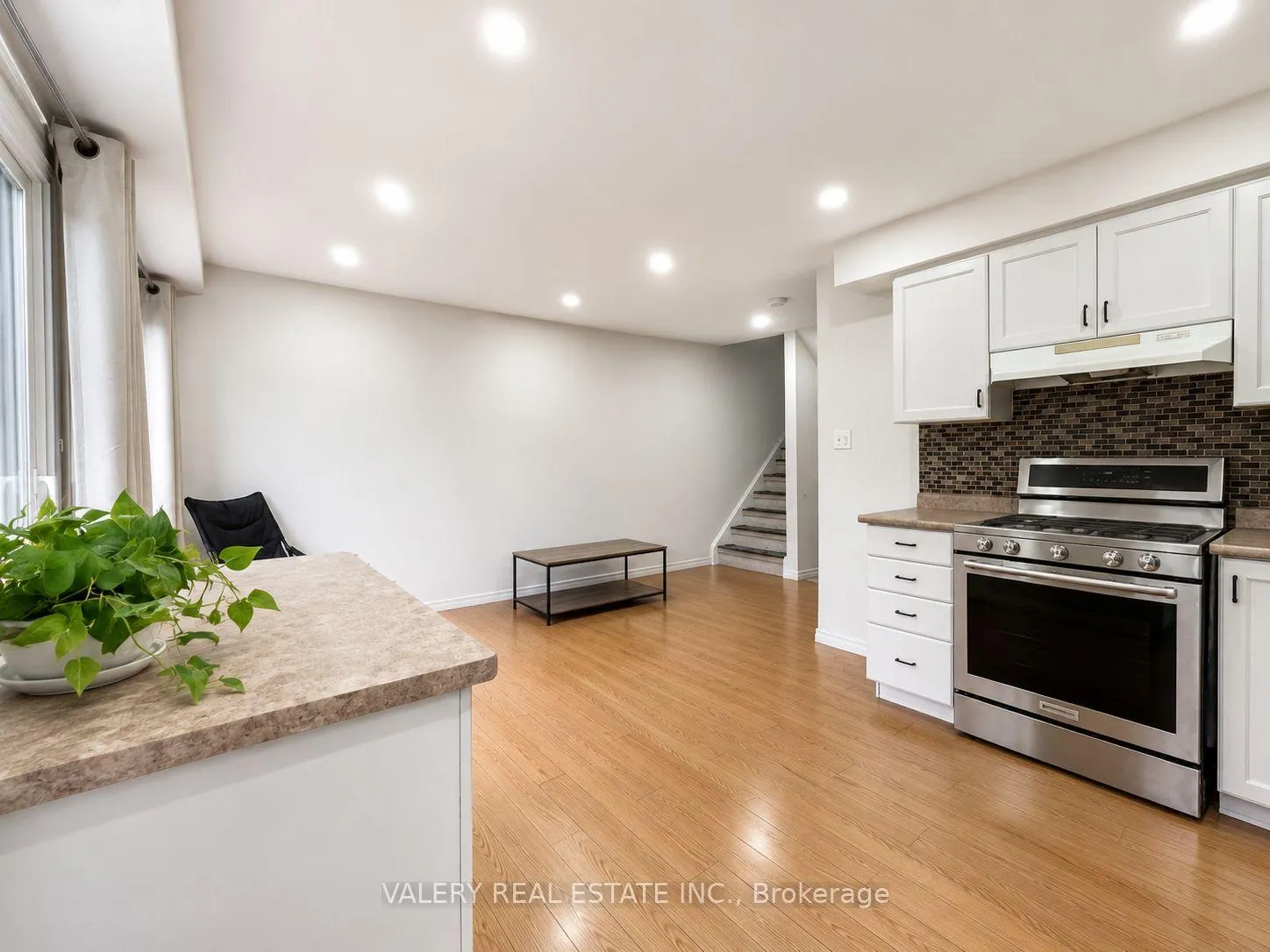Photo 13 of Unit 1, 21 Sorrento St Street, Kitchener — HOMEH