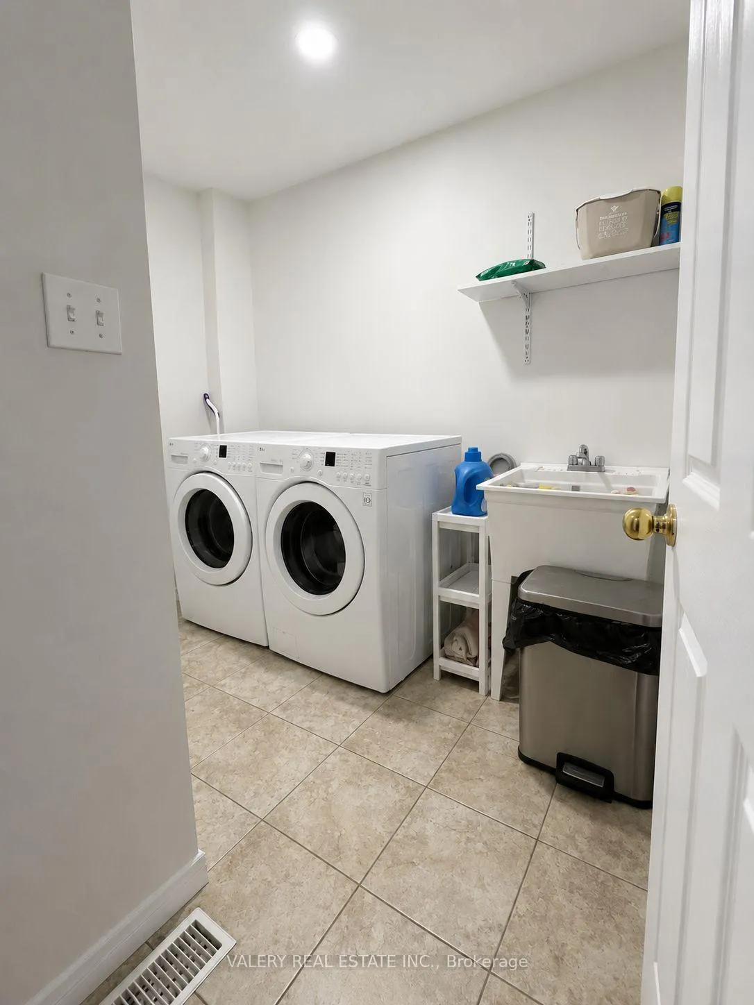 Photo 15 of Unit 1, 21 Sorrento St Street, Kitchener — HOMEH