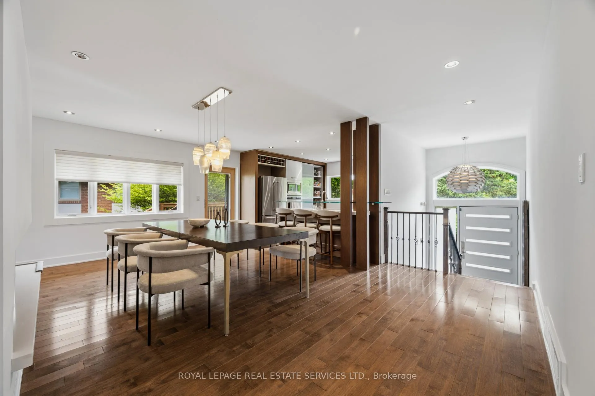 Photo 2 of 27 Princess Anne Crescent, Etobicoke, Princess-Rosethorn — HOMEH