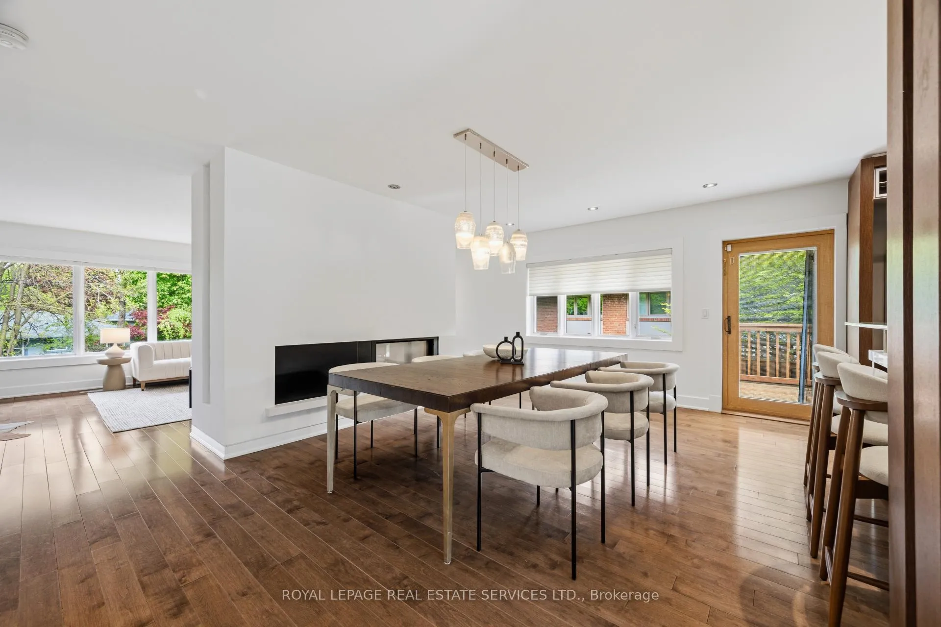 Photo 3 of 27 Princess Anne Crescent, Etobicoke, Princess-Rosethorn — HOMEH