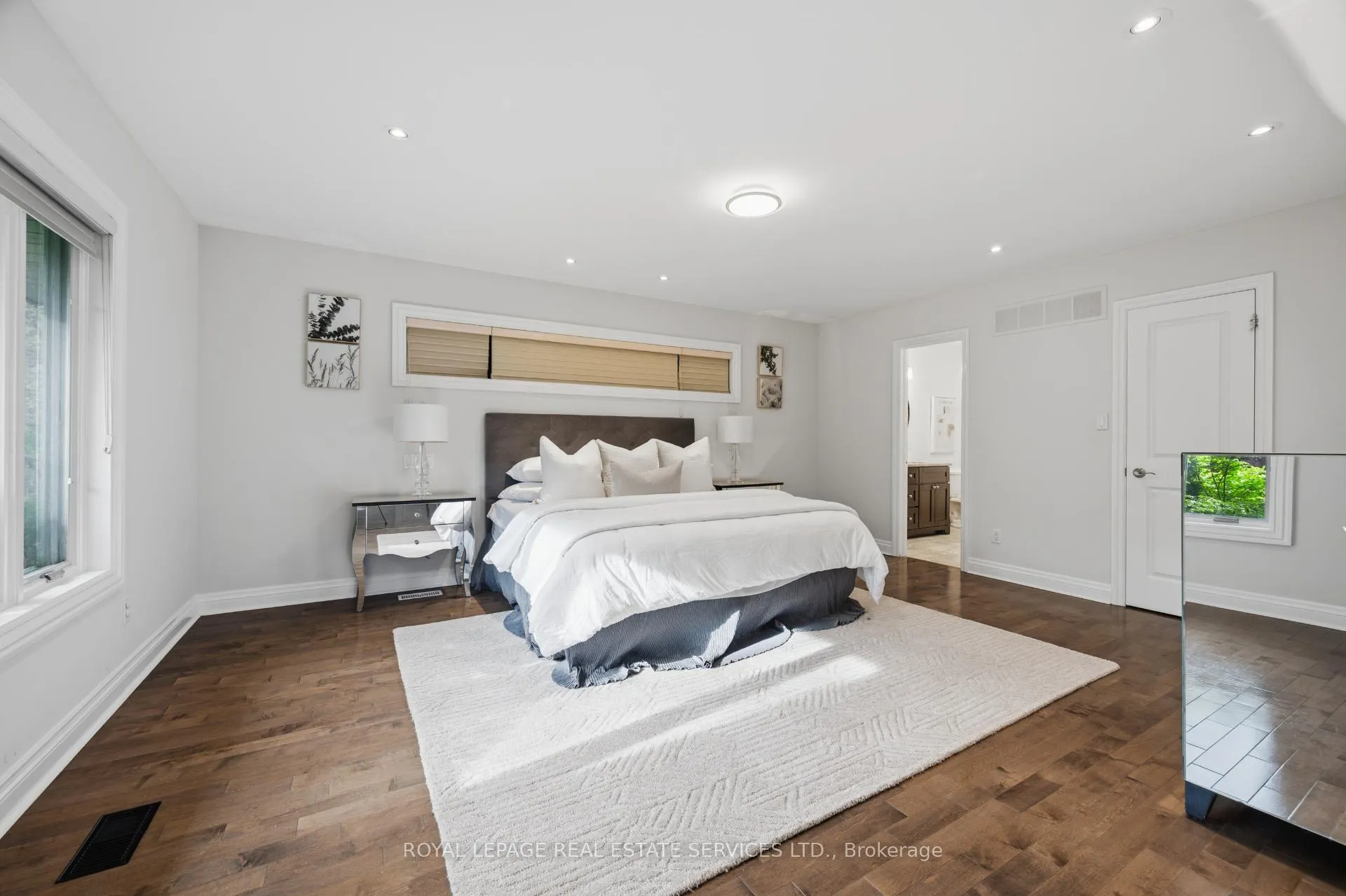Photo 14 of 27 Princess Anne Crescent, Etobicoke, Princess-Rosethorn — HOMEH