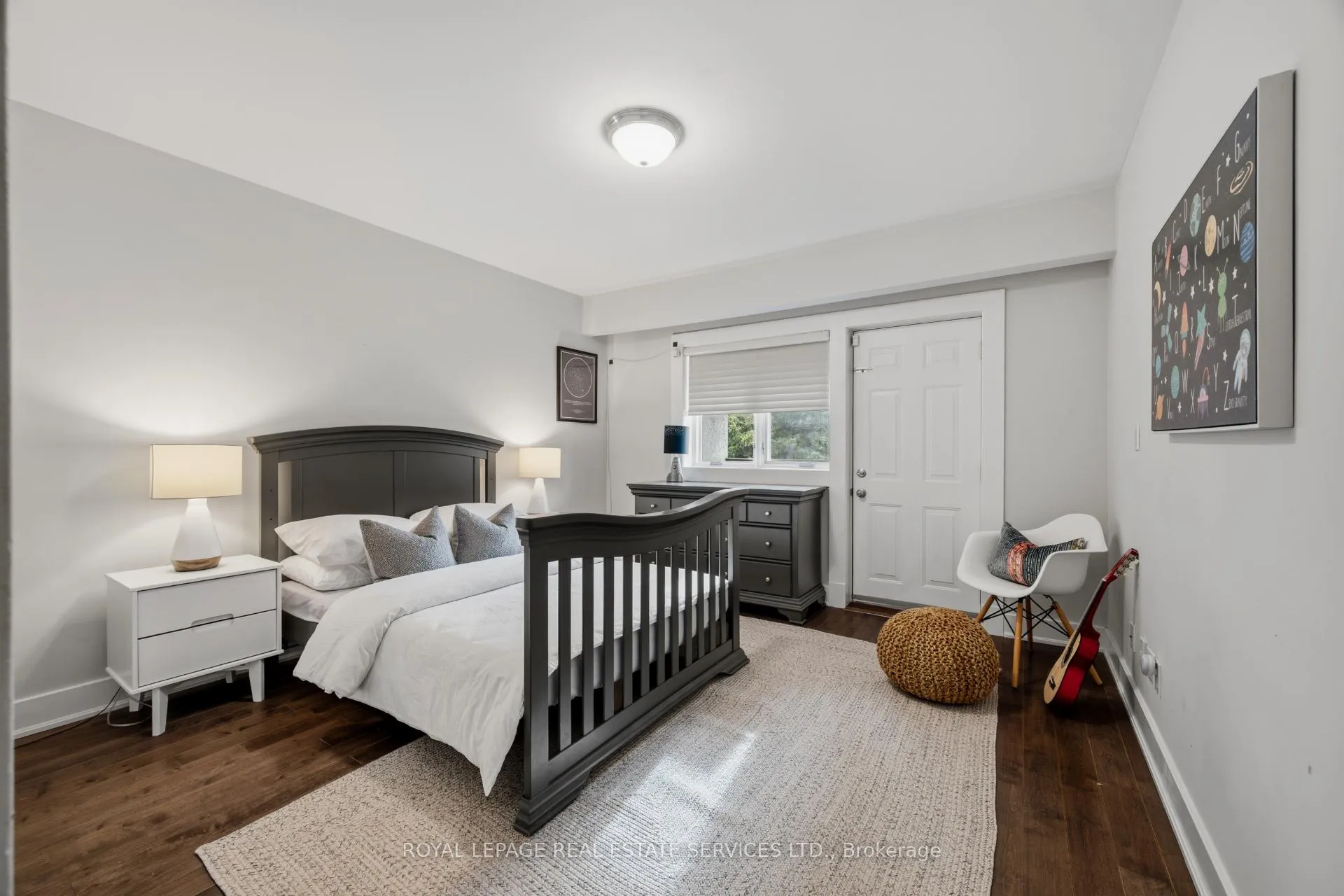Photo 17 of 27 Princess Anne Crescent, Etobicoke, Princess-Rosethorn — HOMEH