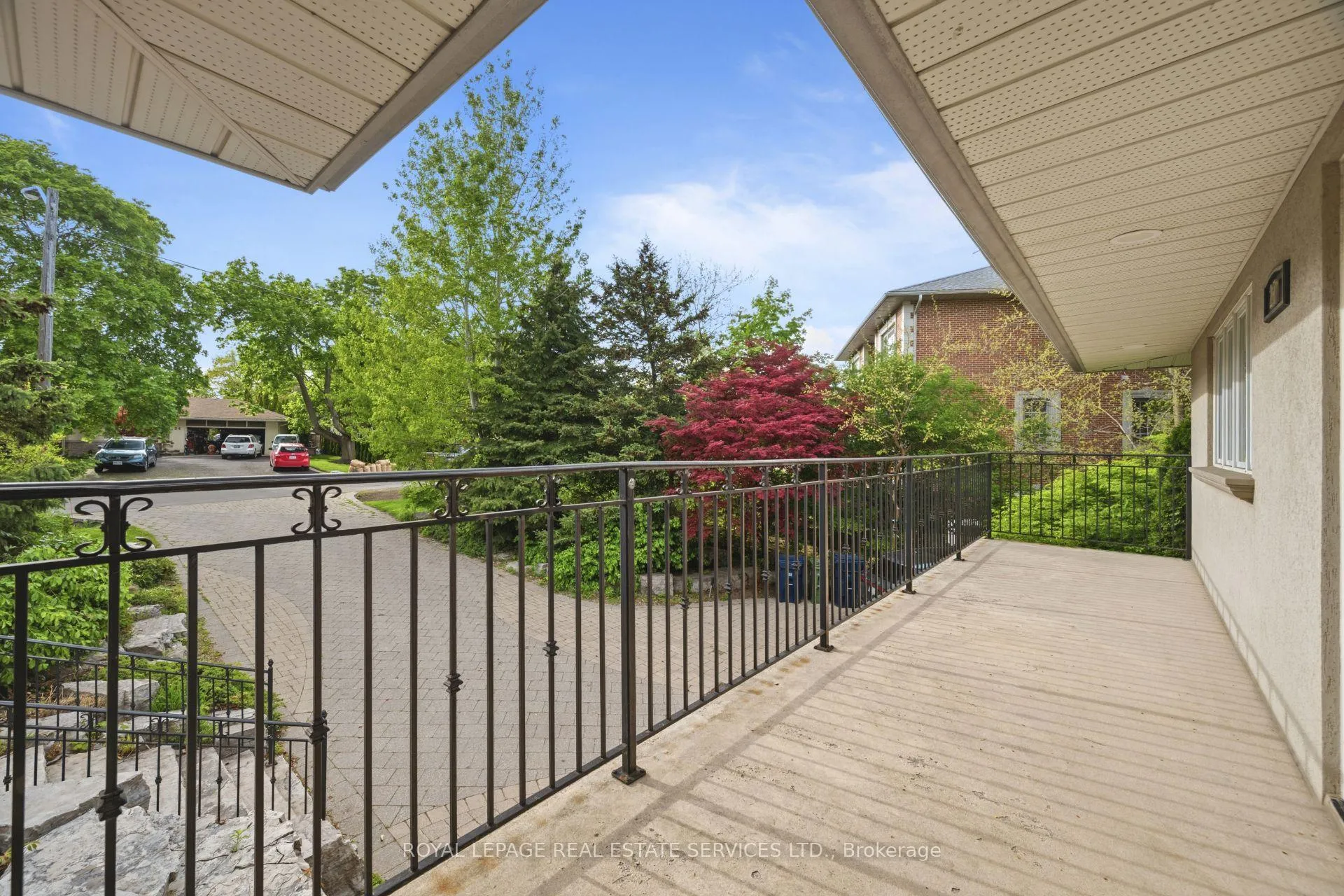 Photo 25 of 27 Princess Anne Crescent, Etobicoke, Princess-Rosethorn — HOMEH