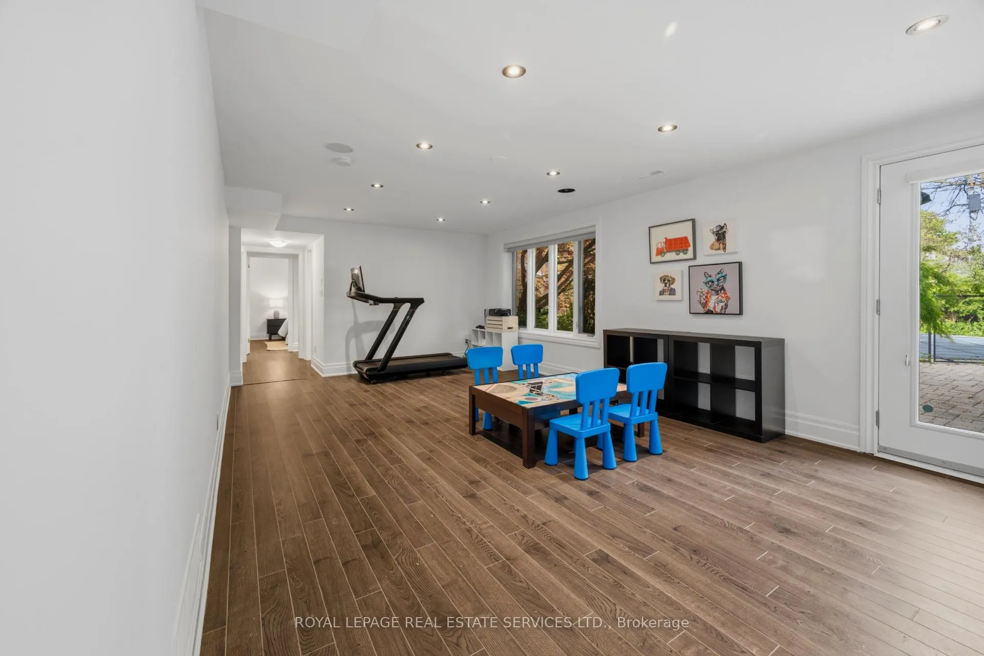 Photo 30 of 27 Princess Anne Crescent, Etobicoke, Princess-Rosethorn — HOMEH
