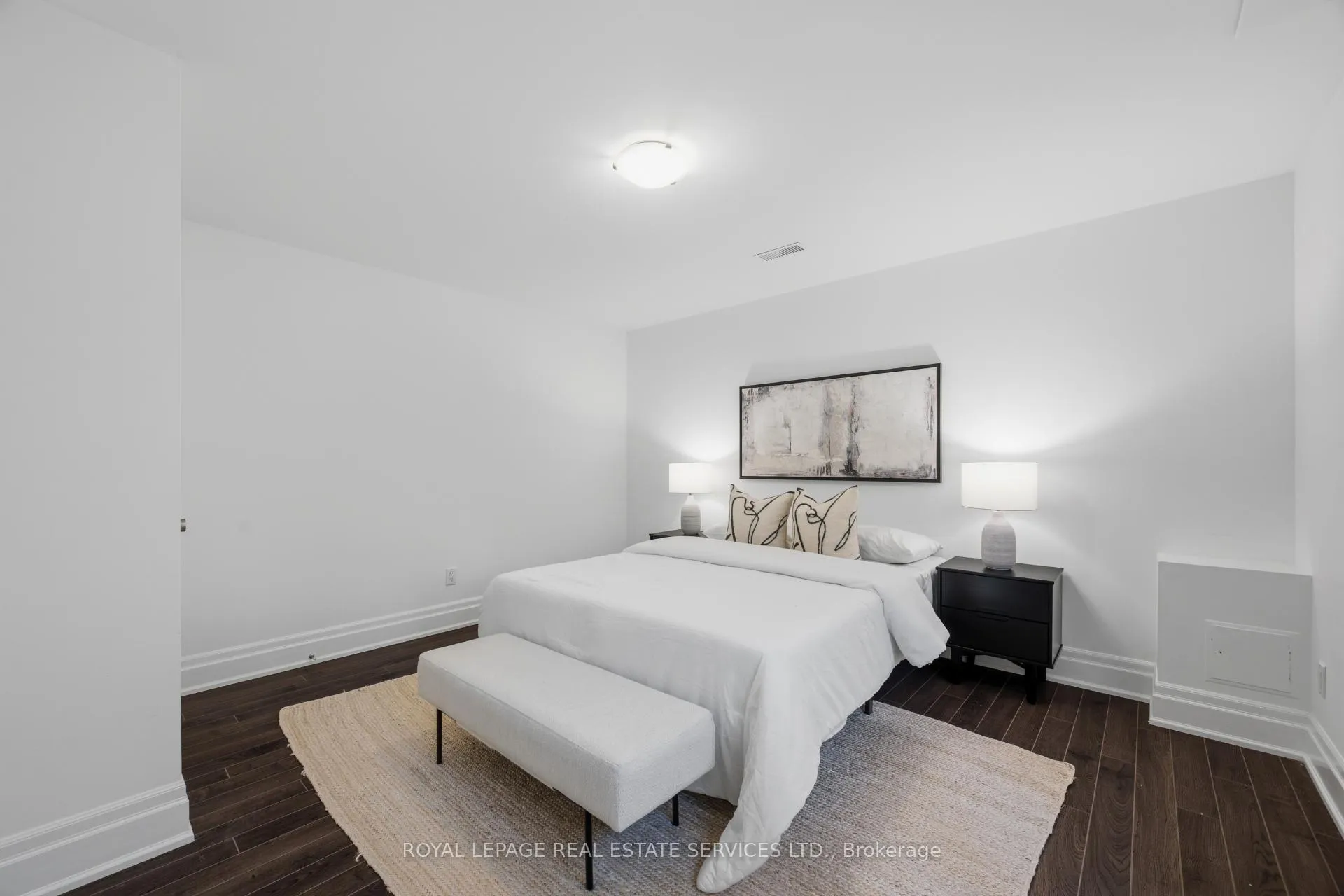 Photo 33 of 27 Princess Anne Crescent, Etobicoke, Princess-Rosethorn — HOMEH