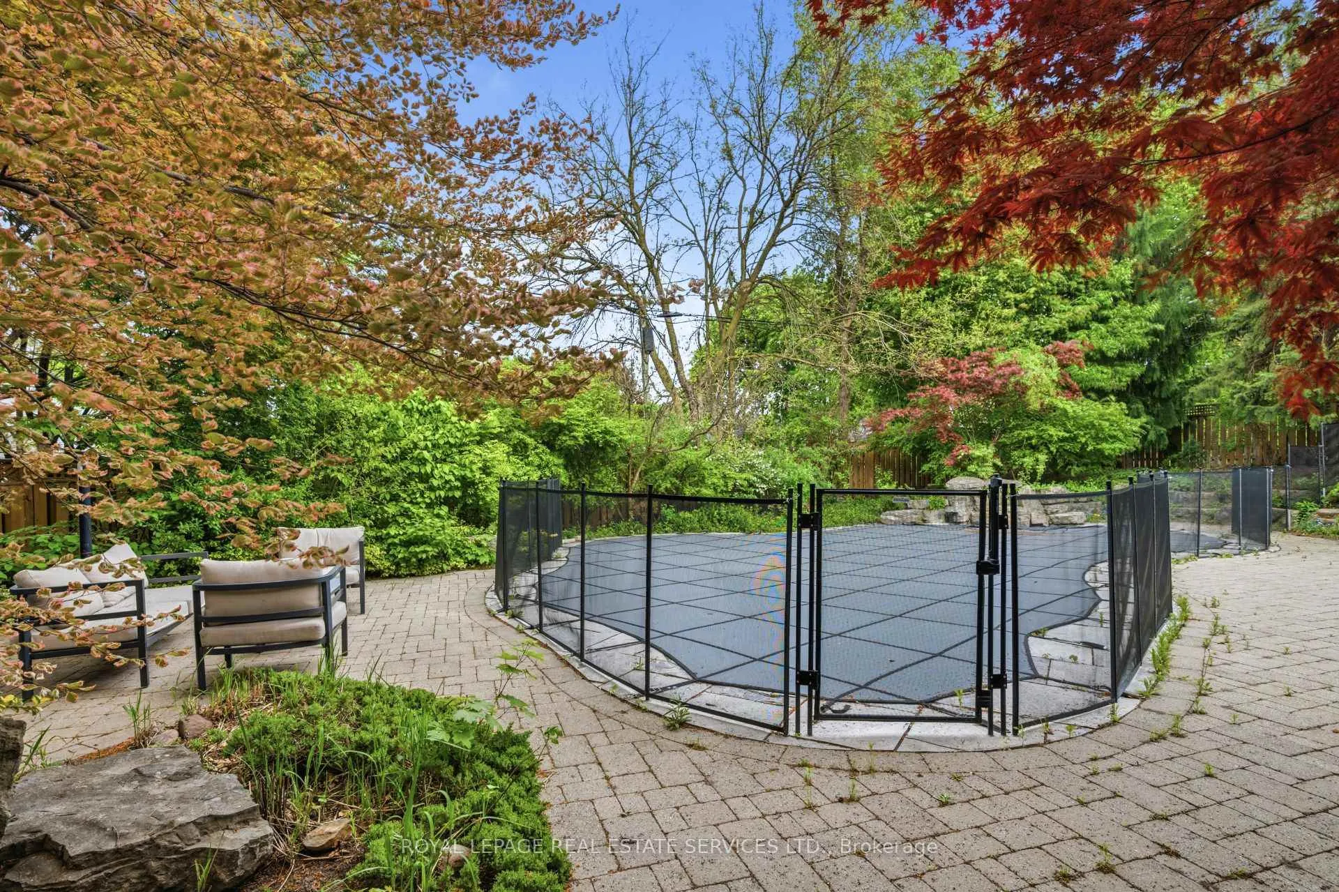 Photo 39 of 27 Princess Anne Crescent, Etobicoke, Princess-Rosethorn — HOMEH