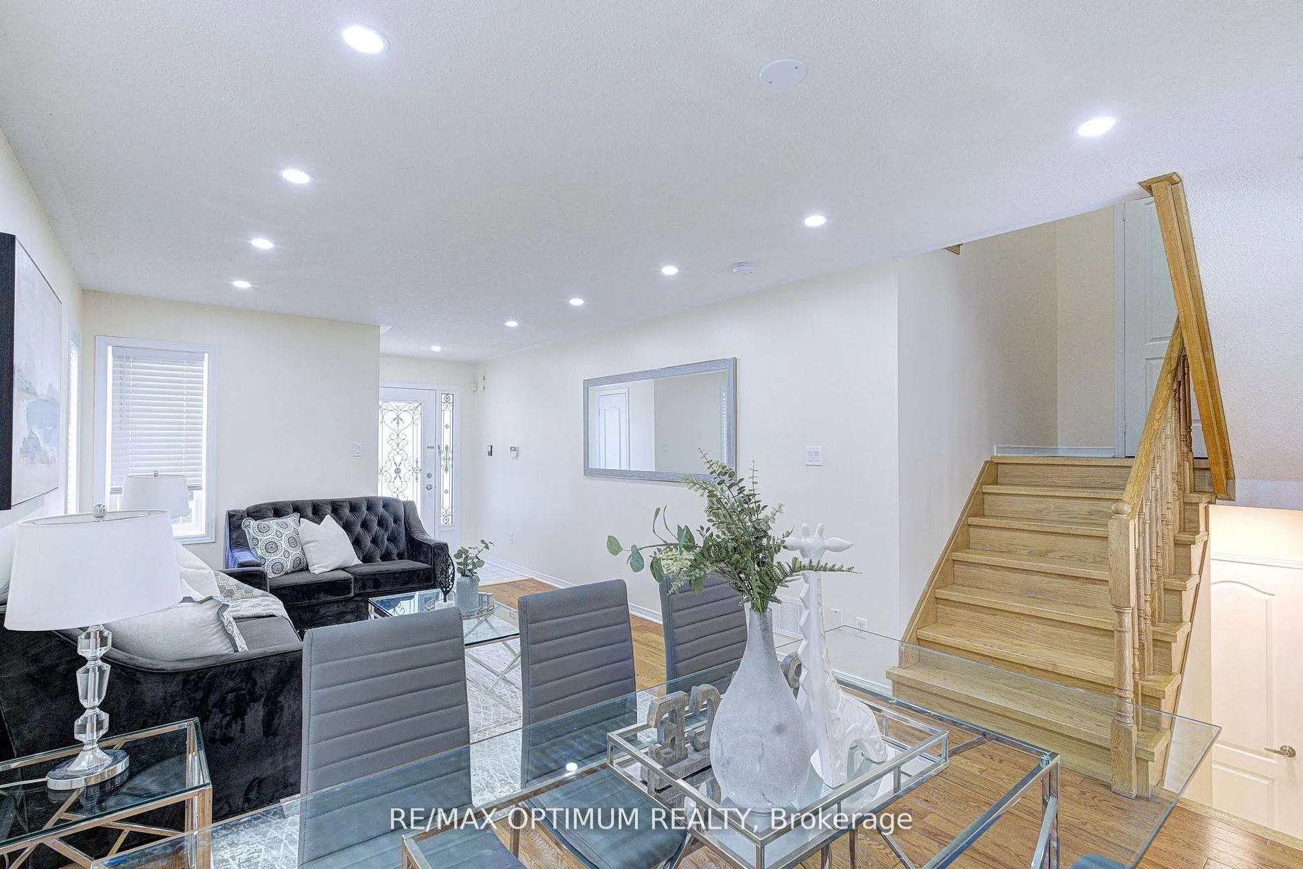 Photo 9 of 20 Bramfield Street, Brampton, Fletcher's Meadow — HOMEH