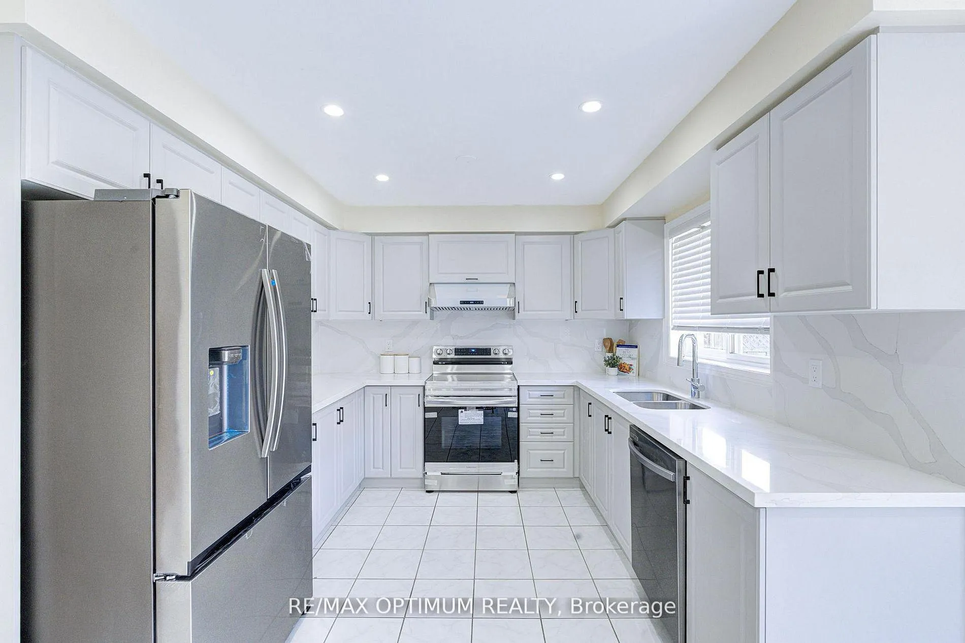 Photo 10 of 20 Bramfield Street, Brampton, Fletcher's Meadow — HOMEH