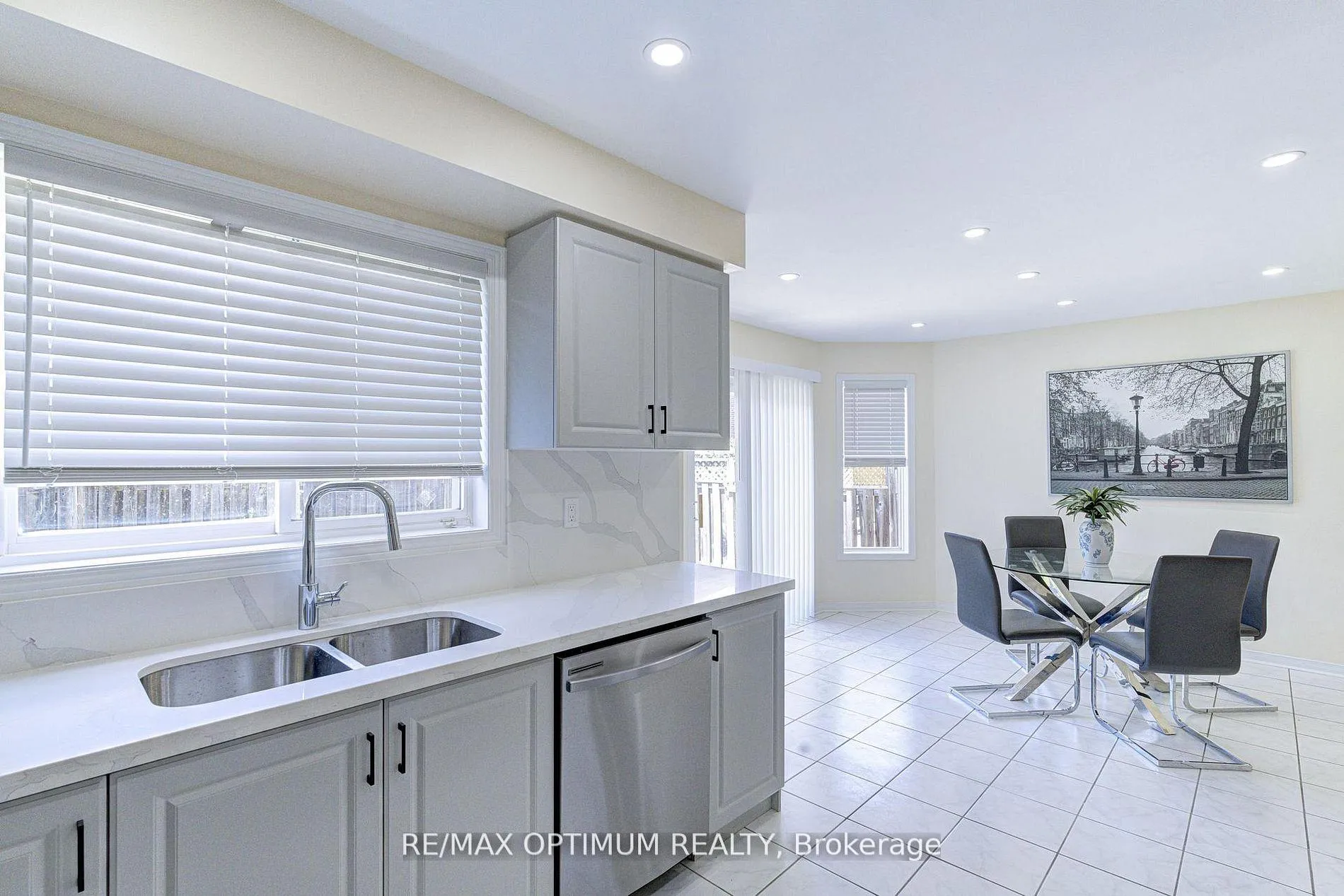 Photo 11 of 20 Bramfield Street, Brampton, Fletcher's Meadow — HOMEH