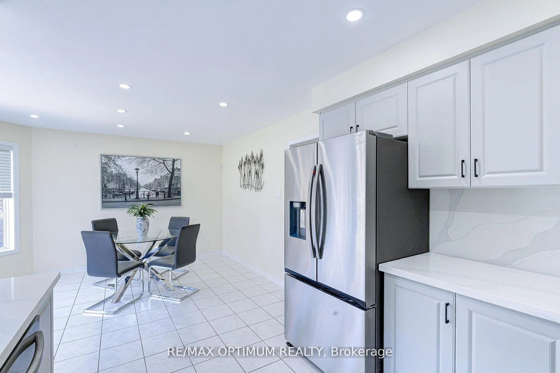 Photo 12 of 20 Bramfield Street, Brampton, Fletcher's Meadow — HOMEH