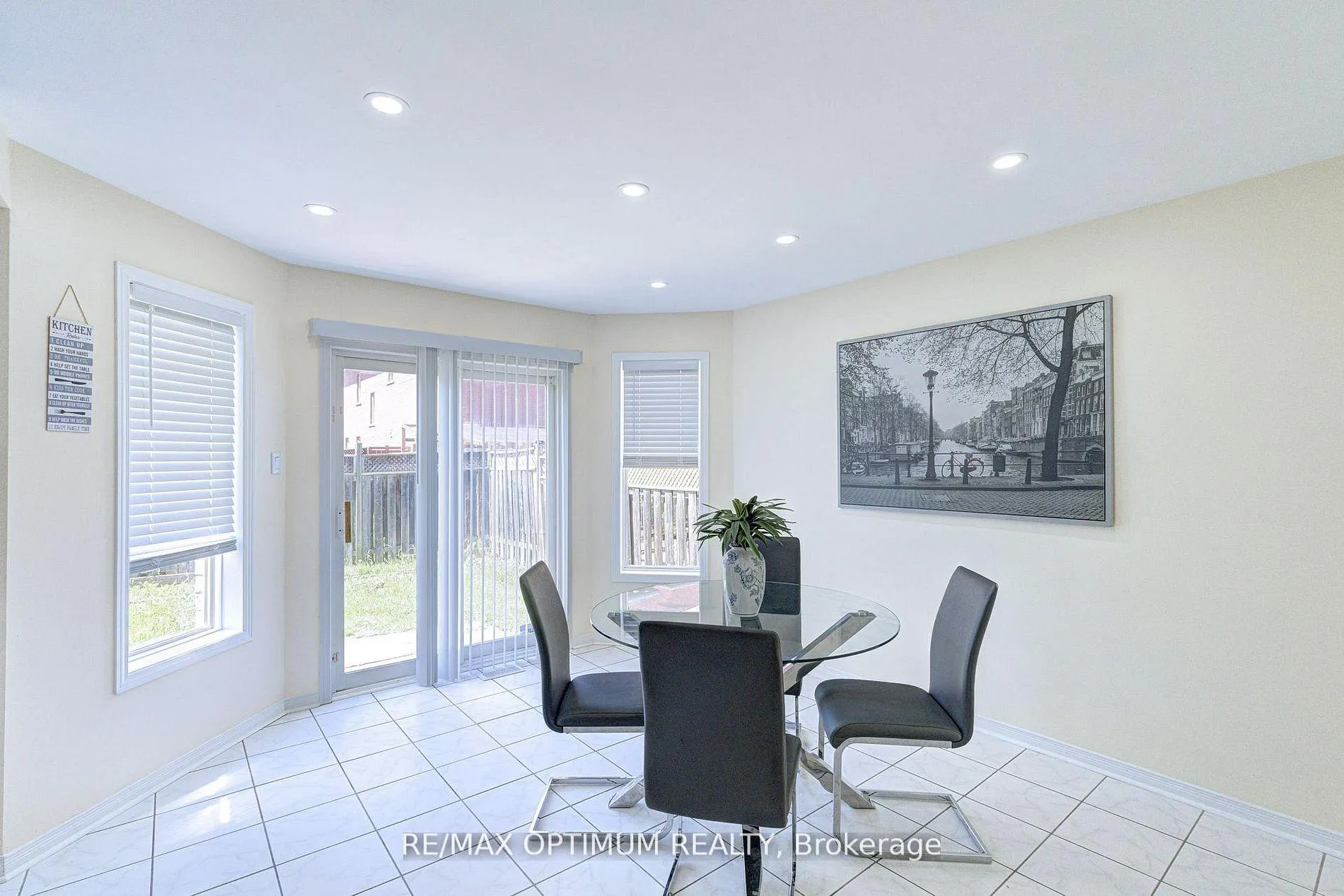 Photo 14 of 20 Bramfield Street, Brampton, Fletcher's Meadow — HOMEH